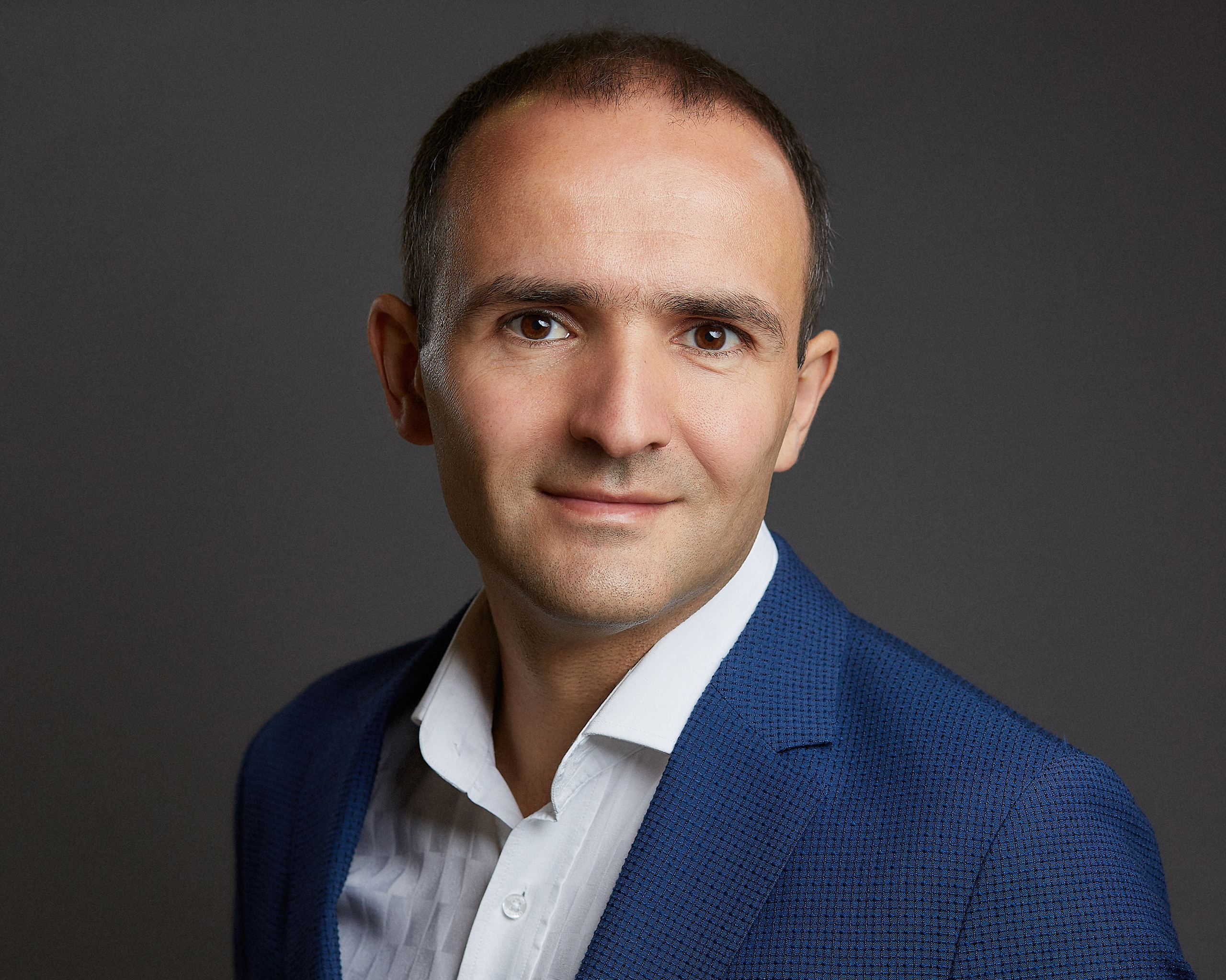 БИЗНЕС ПОРТРЕТ. Фотограф Валерий Савиовский