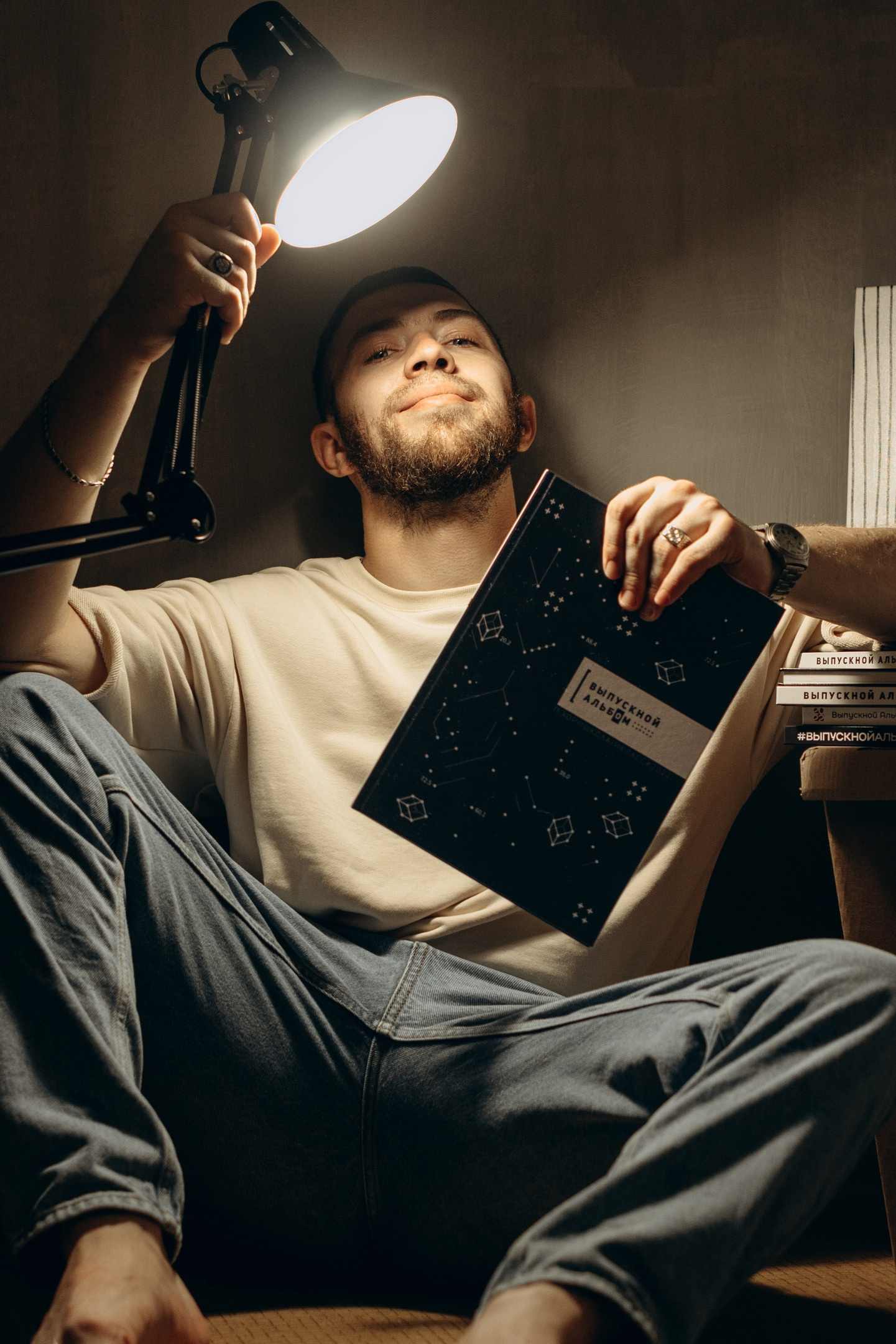 Хабаровск ! Современные выпускные альбомы Мелбук. !Подход, стиль, качественная печать и разумные цены - это всё про нас !Смысл учиться 11-лет в школе, если не получить такой альбом ?Закажи альбом прямо сейчас и получи персональную скидку !Актуально до октября !Тел : +7(999)089-08-77