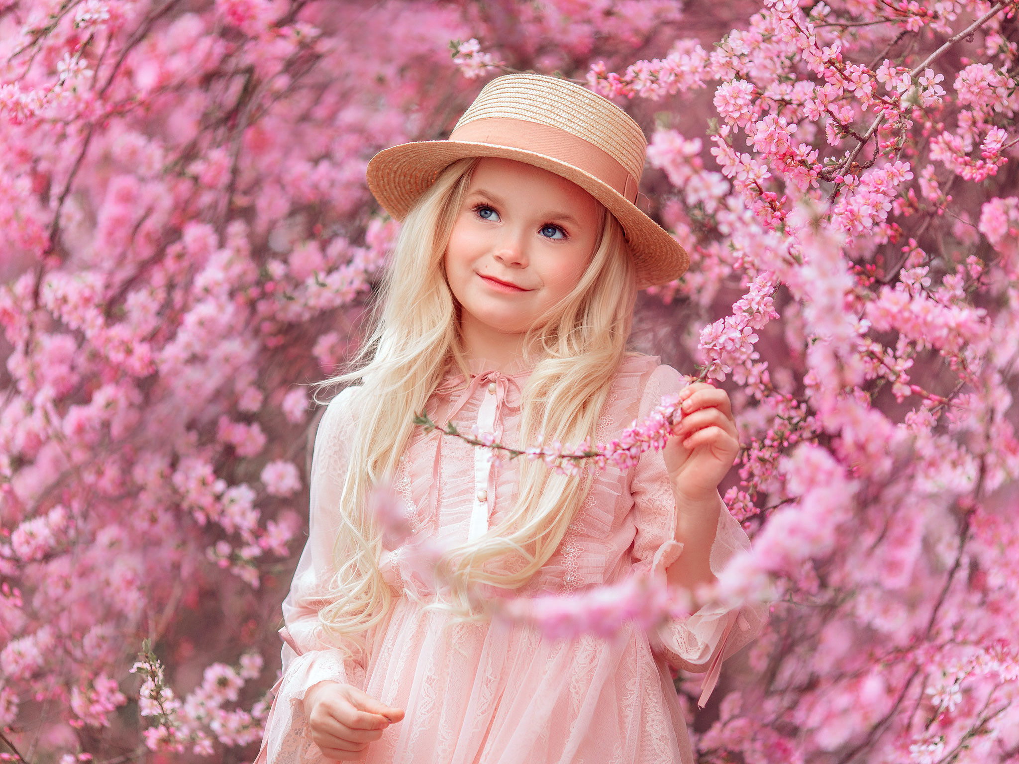 Фотосессии в цветении. Детский и семейный фотограф с животными в Москве Гурьева Надежда