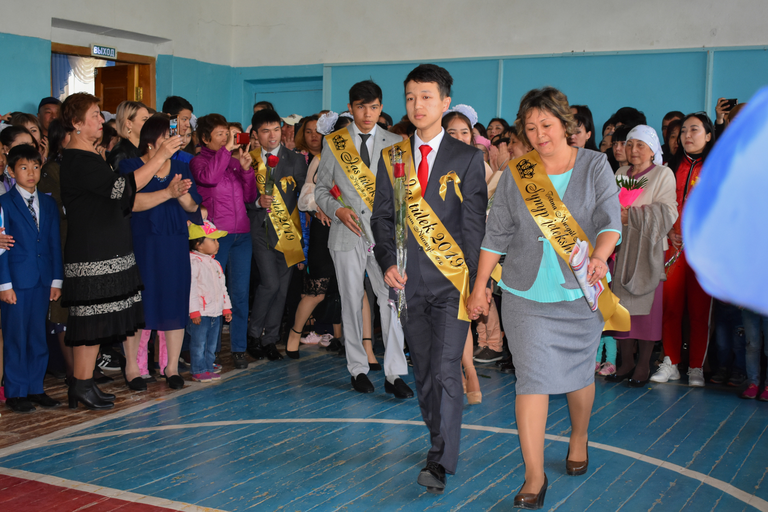 Фотограф на выпускной в школе. Детский и школьный фотограф в Костанае Рабига Сейткенова