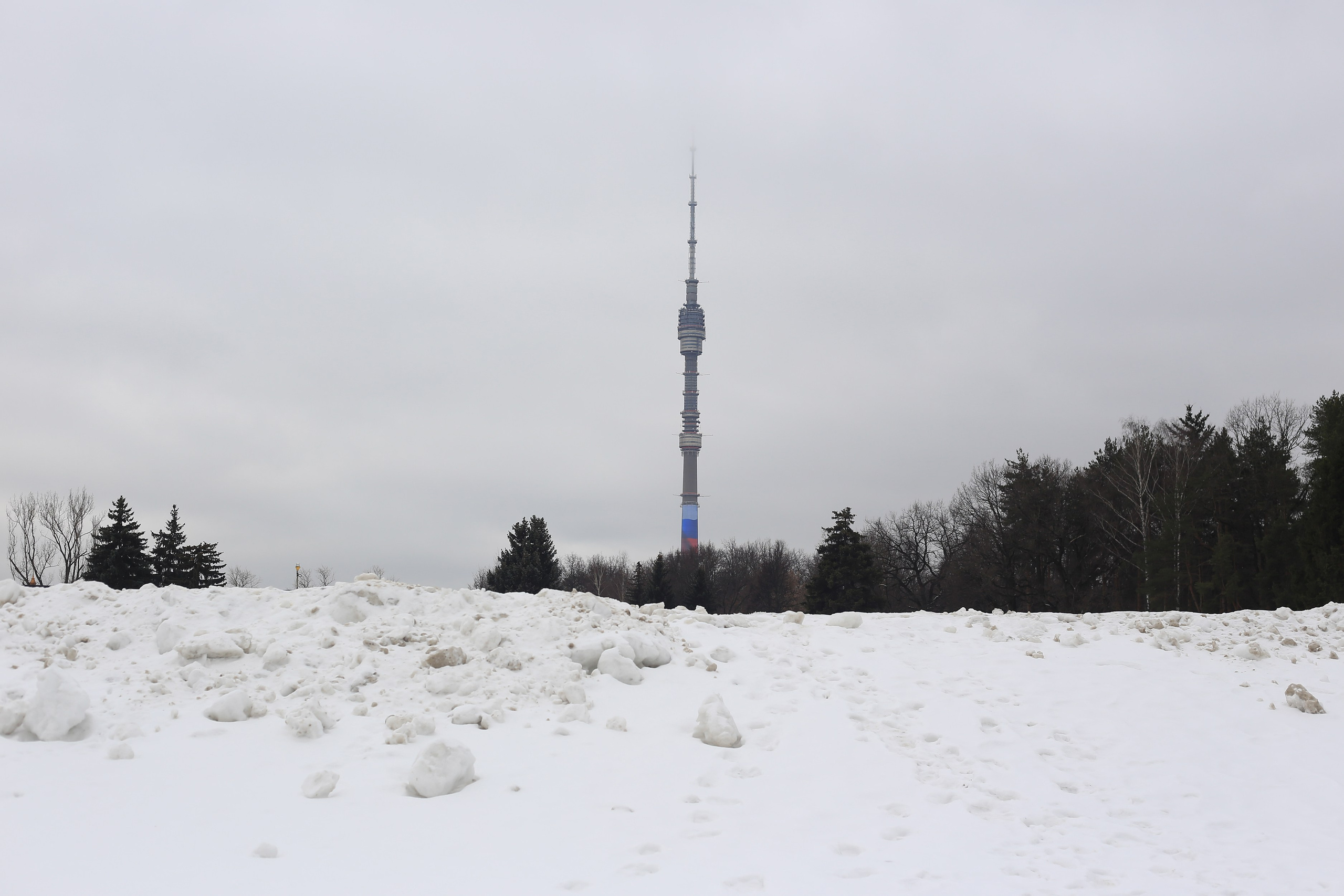 Флаг как украшение окружающего пространства. Julia Altukhova, multimedia artist