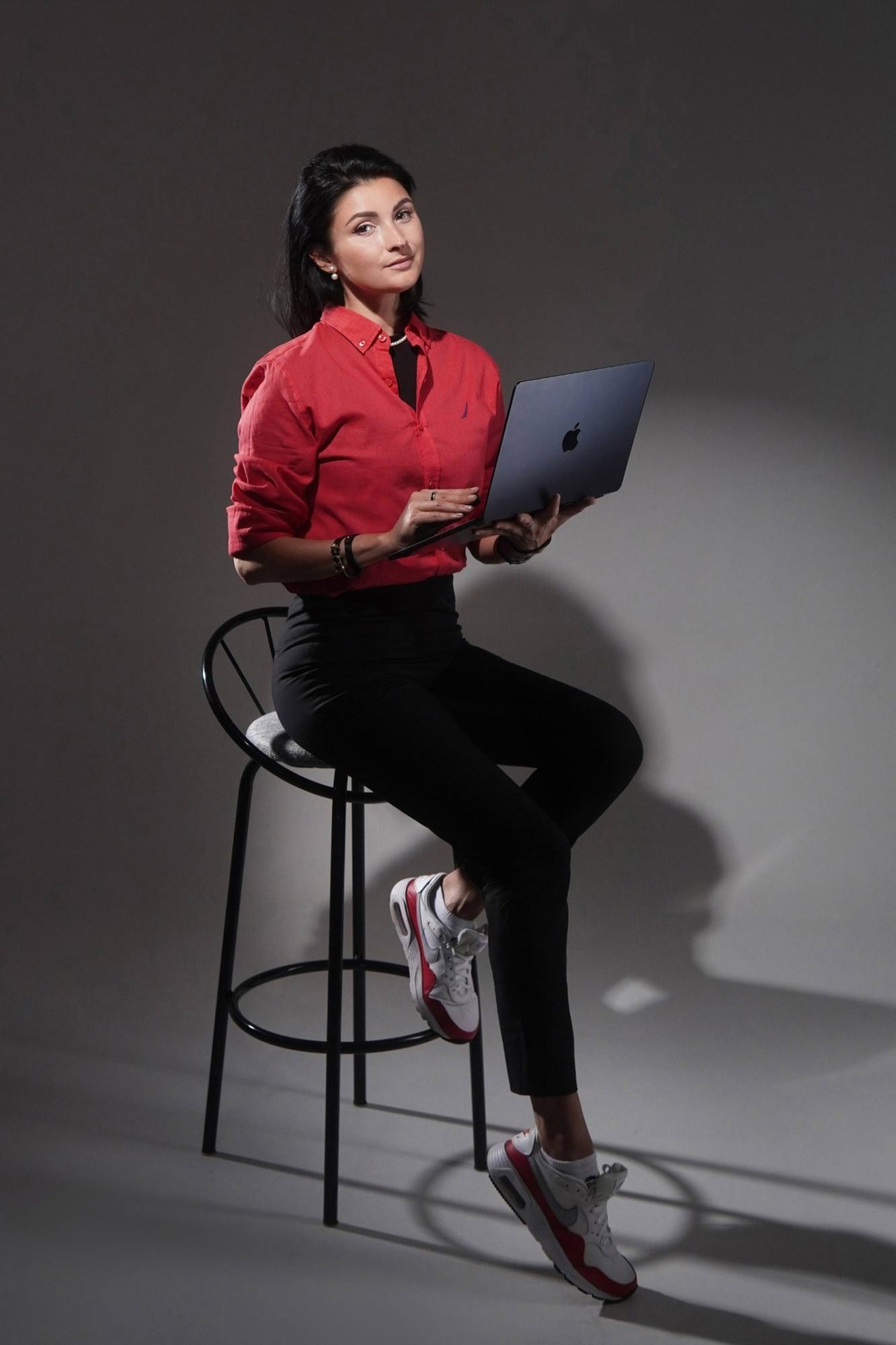 Селфи студия с разными локациями. Студия автопортрета в Кирове. Студия с зеркалом без фотографа