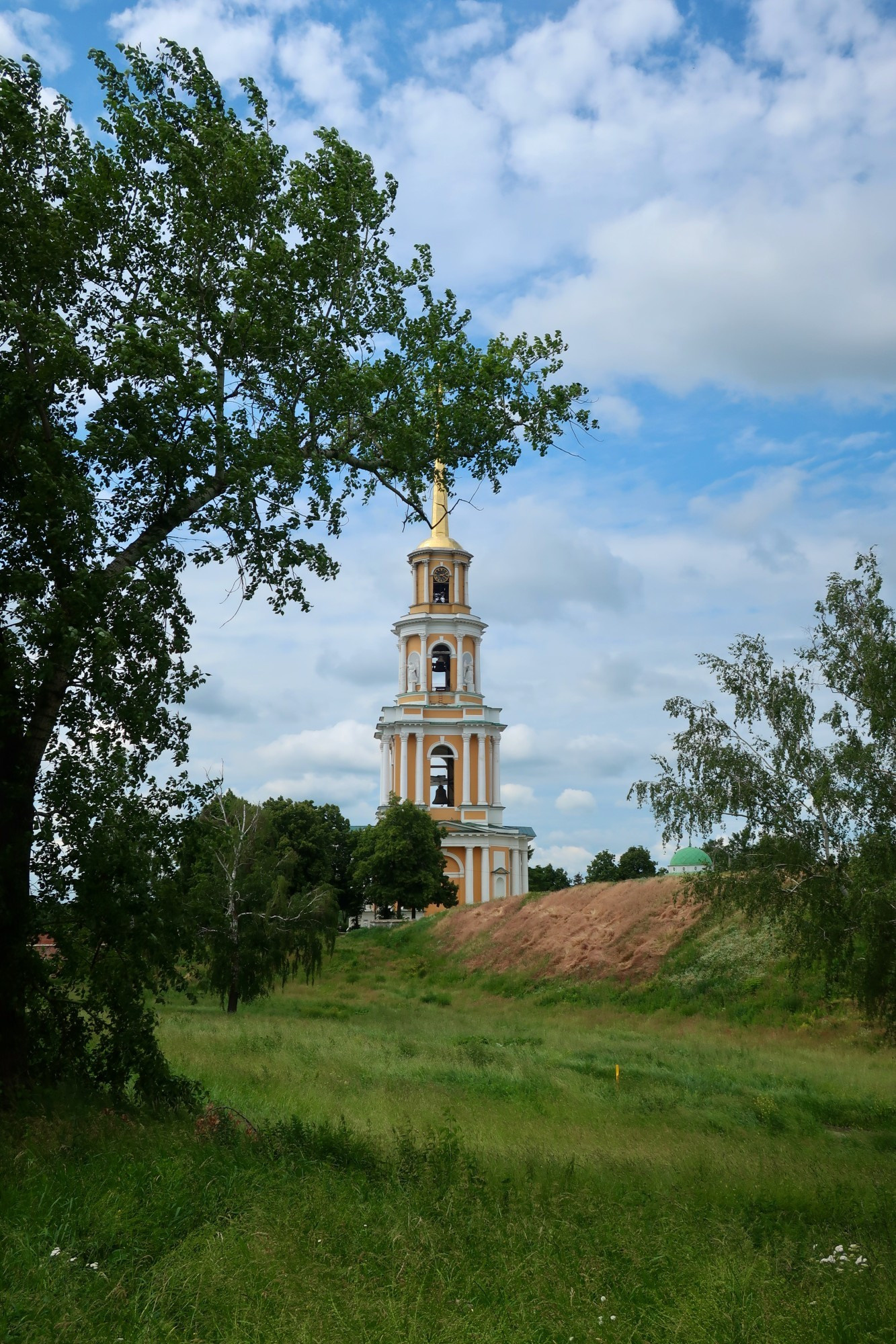 Фотопрогулка по Рязани ч.1: Рязанский кремль, храмы, колокольня. Проект «Фотокладовка»: блог уличной фотографии в формате street photo