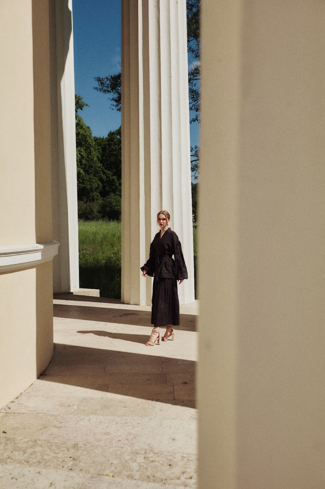 Портретная съёмка СИНИОКО в Павловске с Надеждой из ARLETTE MANAGEMENT. Одежда из Санкт-Петербурга СИНИОКО