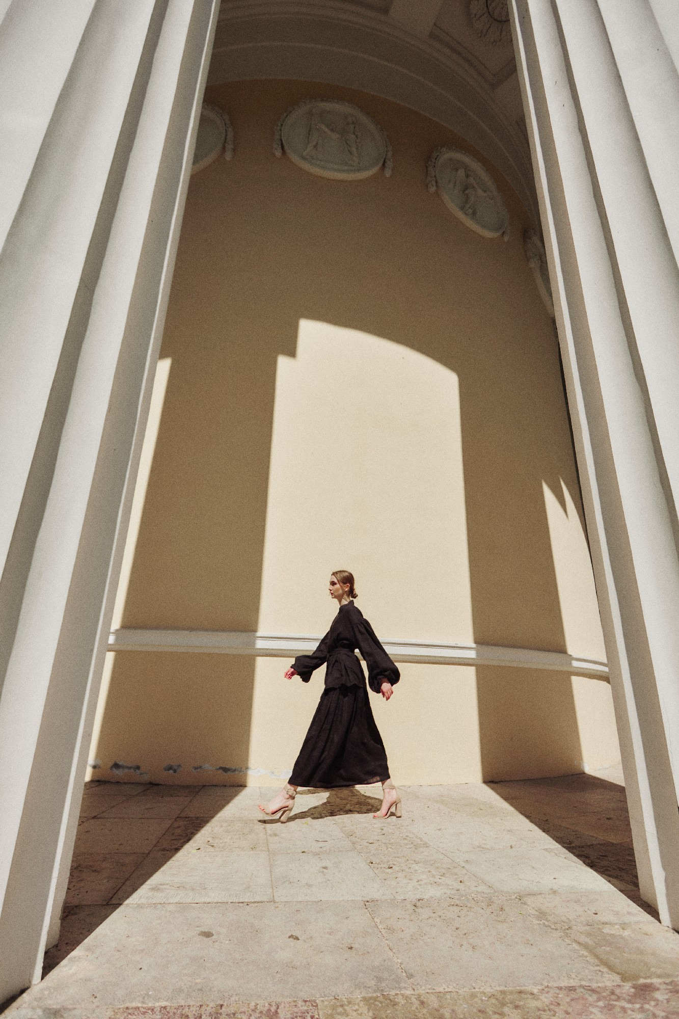 Портретная съёмка СИНИОКО в Павловске с Надеждой из ARLETTE MANAGEMENT. Одежда из Санкт-Петербурга СИНИОКО