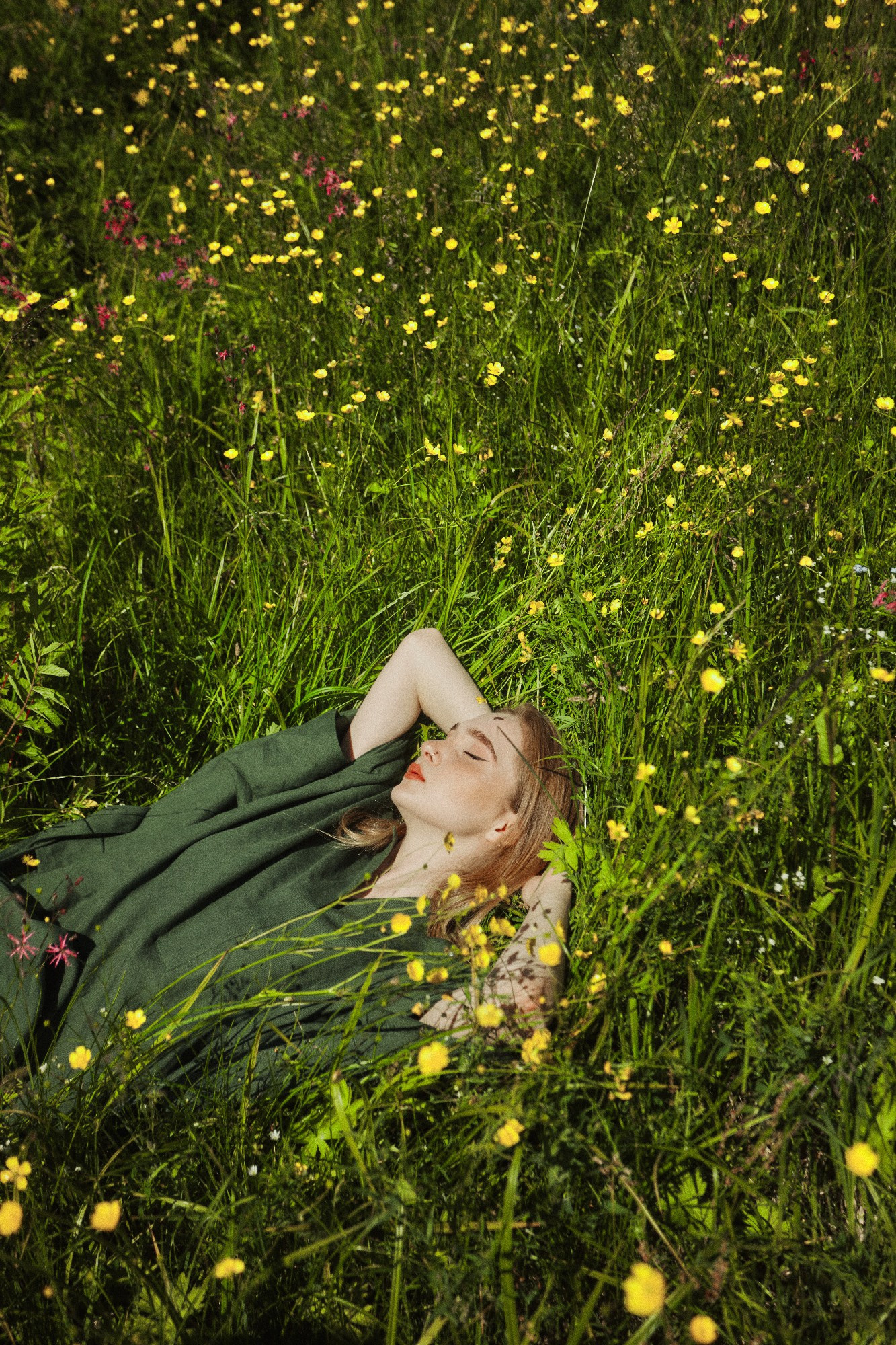 Портретная съёмка СИНИОКО в Павловске с Надеждой из ARLETTE MANAGEMENT. Одежда из Санкт-Петербурга СИНИОКО