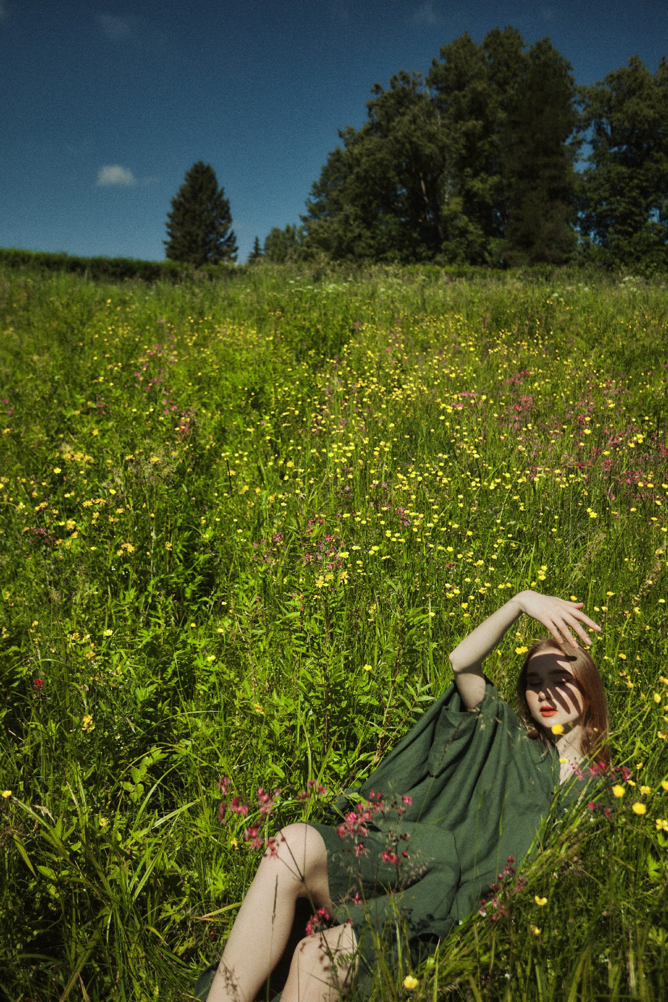 Портретная съёмка СИНИОКО в Павловске с Надеждой из ARLETTE MANAGEMENT. Одежда из Санкт-Петербурга СИНИОКО