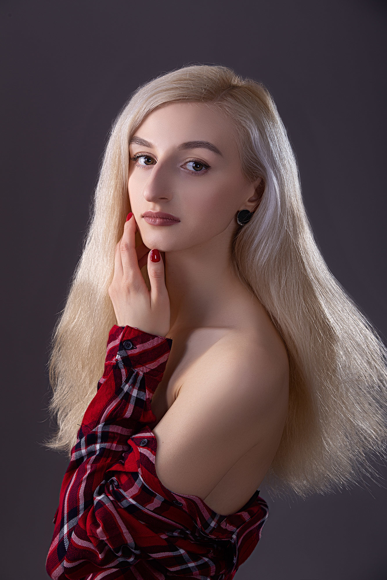 Индивидуальные фотосессии девушек в студии. Свадебный фотограф в Барановичах Вячеслав Шах-Гусейнов, фотошкола