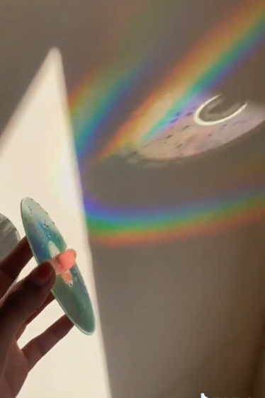 Свет и DVD-диск