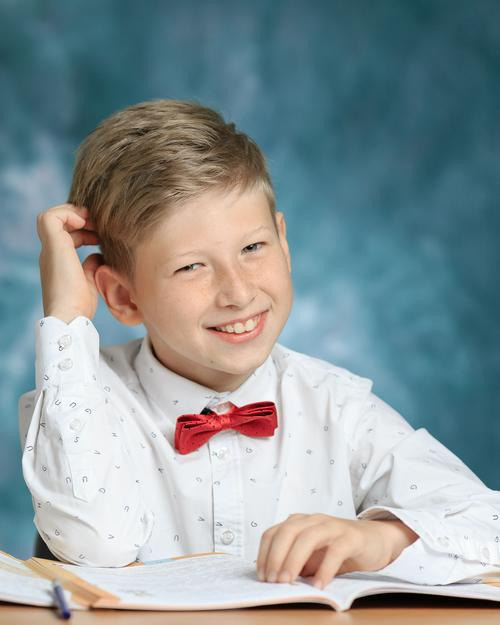 Подготовка к съемке в школе. Классный фотограф, по мнению школьников