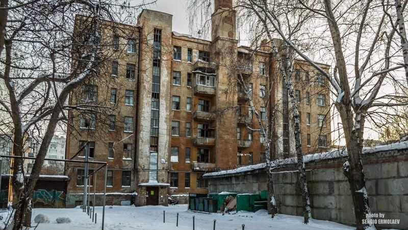 Шестиэтажка с печной трубой