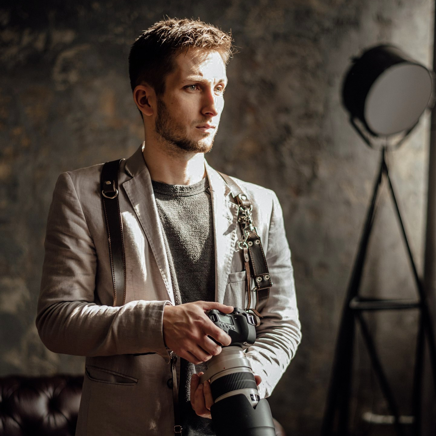 Contact. Wedding photographer