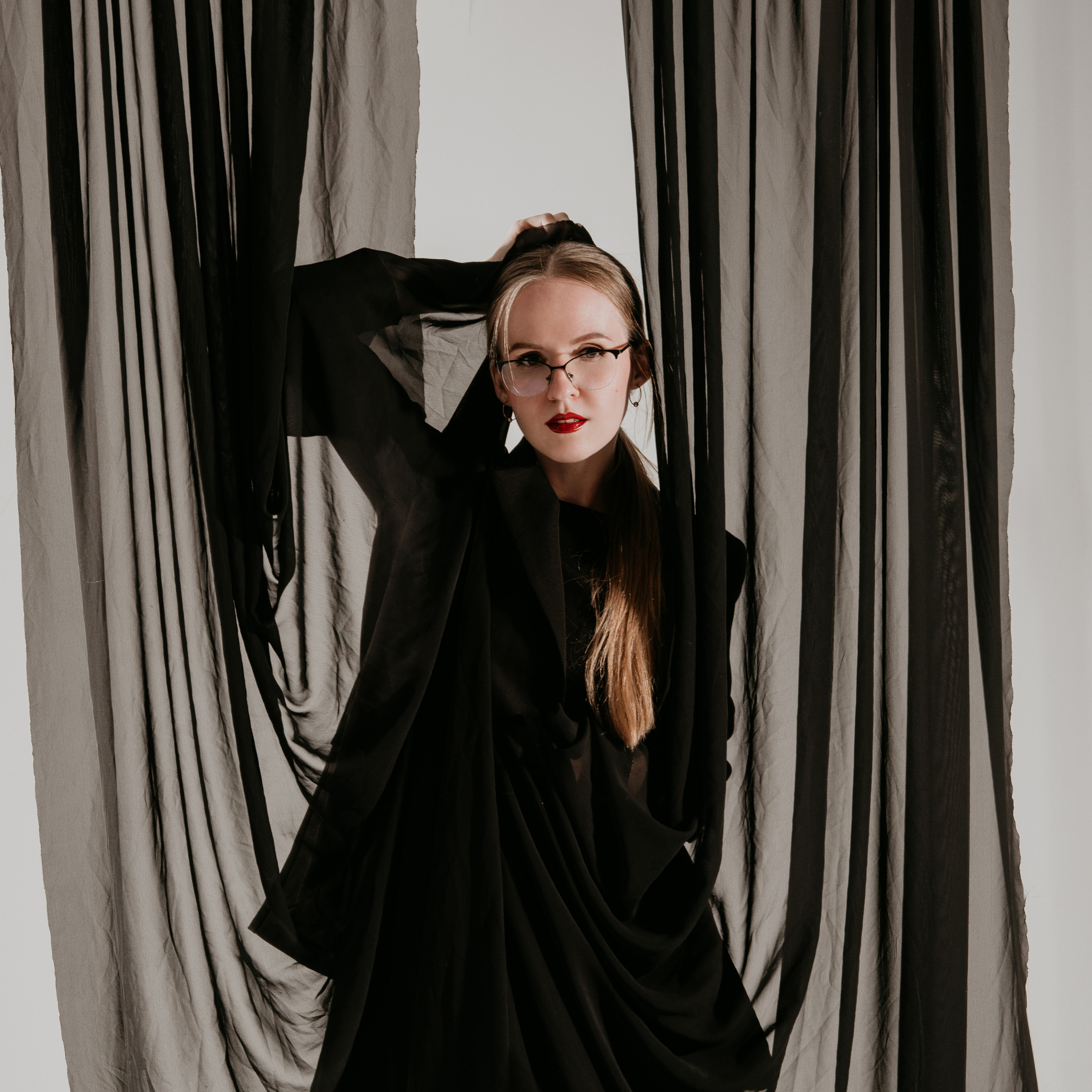 Контакты. Фотограф Екатерина Ридняк