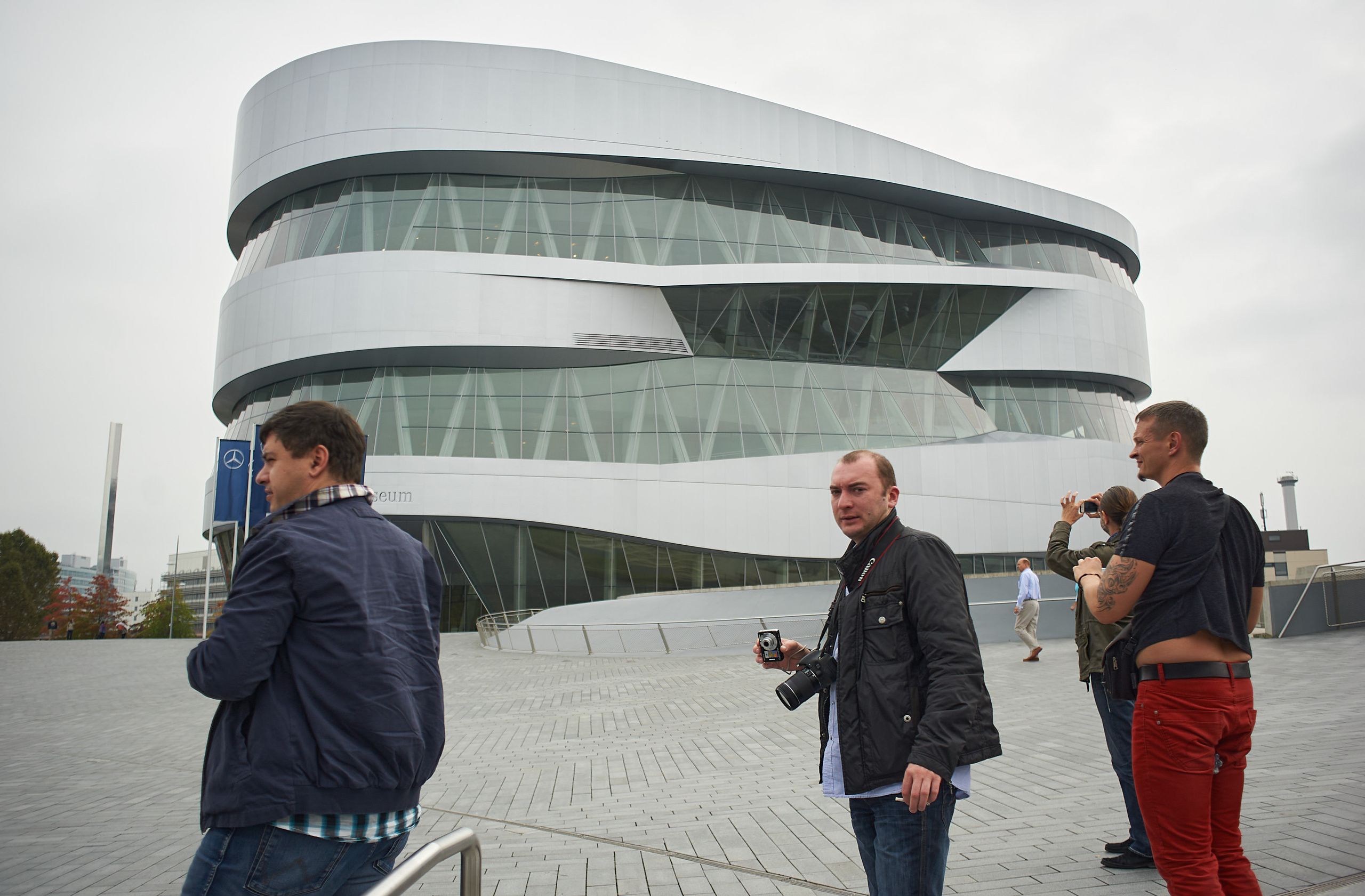 Корпоратив DiHouse, поездка в музей Mercedes-Benz. Reportage event photographer in Moscow Alexander Gladkiy