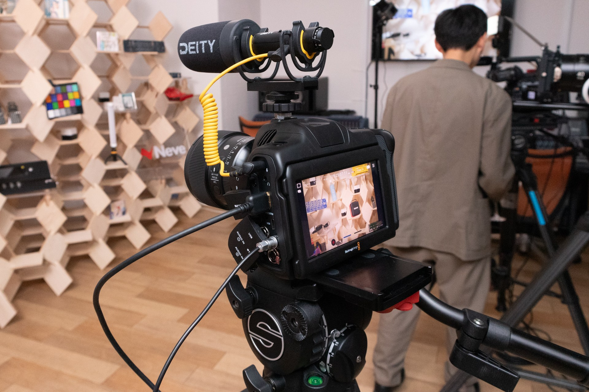 Полноразмерная кинокамера Blackmagic Cinema Camera 6K. Фотограф — видеограф в Москве Дмитрий Менделеев