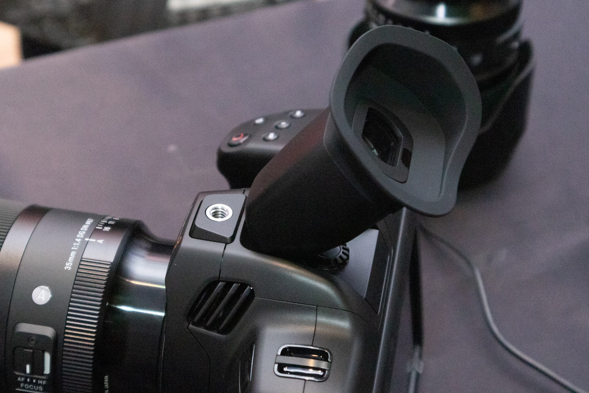 Полноразмерная кинокамера Blackmagic Cinema Camera 6K. Фотограф — видеограф в Москве Дмитрий Менделеев