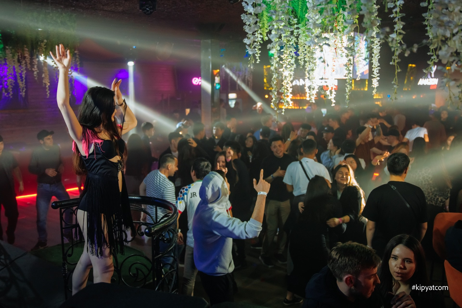 Amazon night club. Астана Кипятком