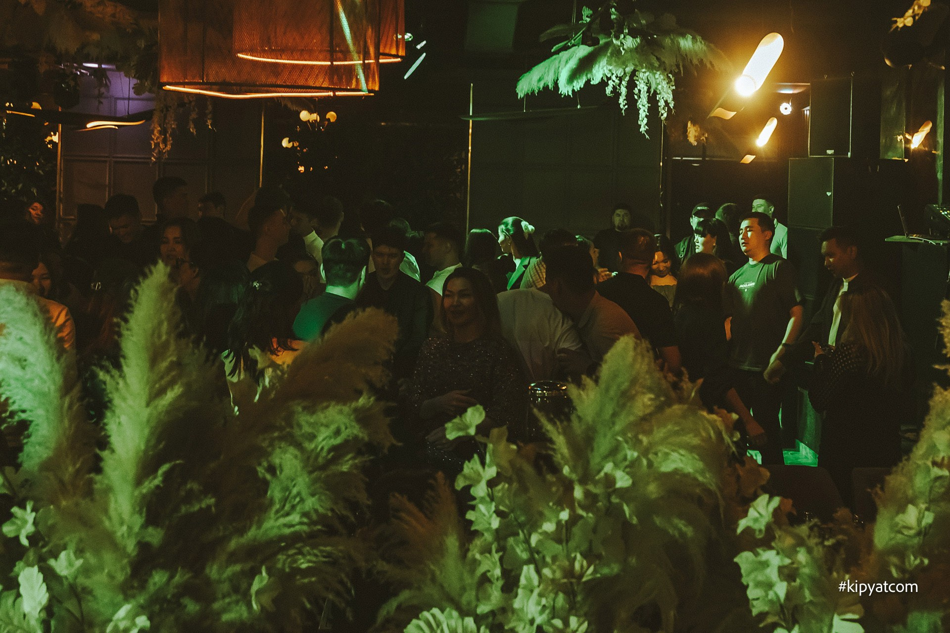 Панаехали бц Москва. Астана Кипятком