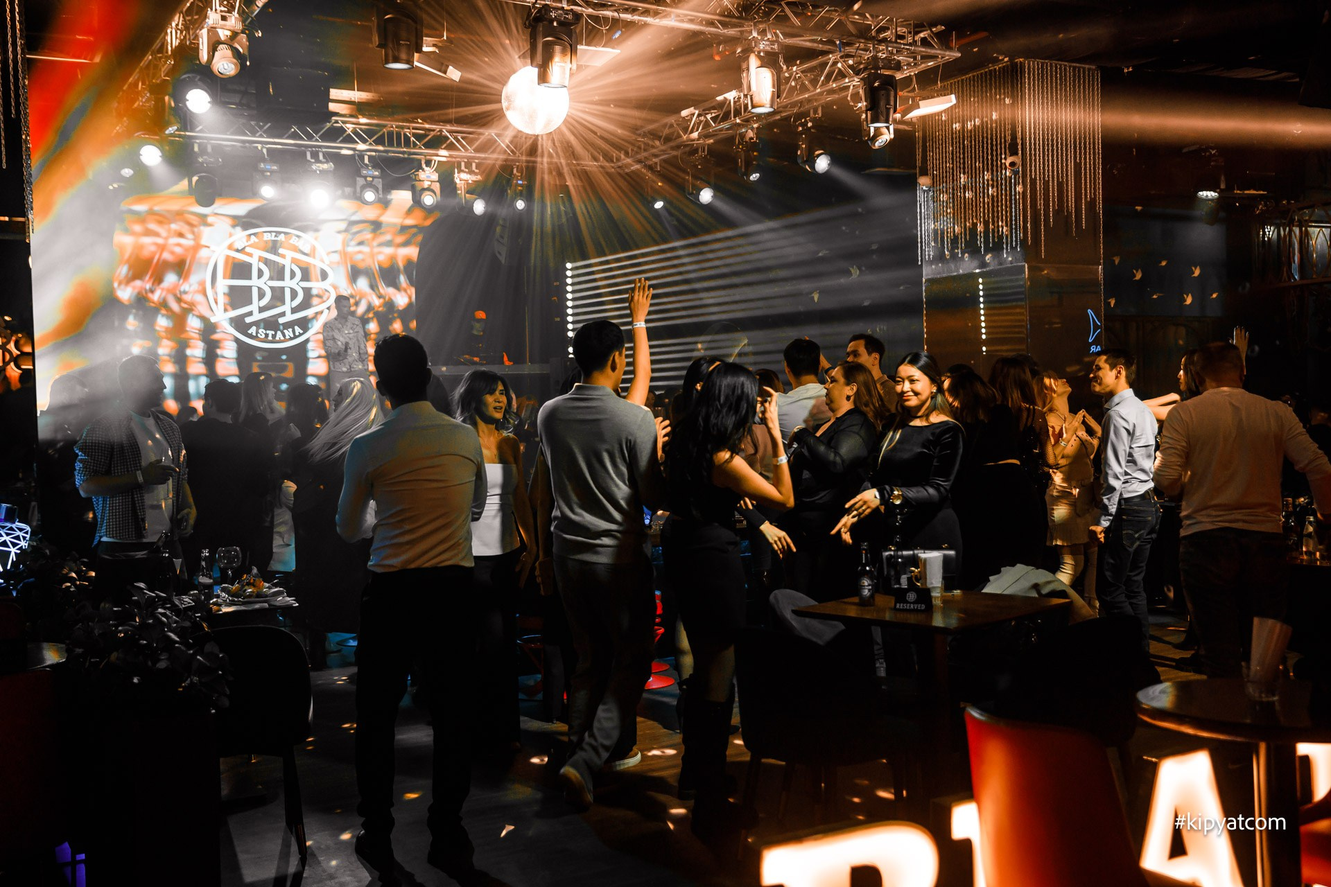 Bla Bla Bar. Астана Кипятком