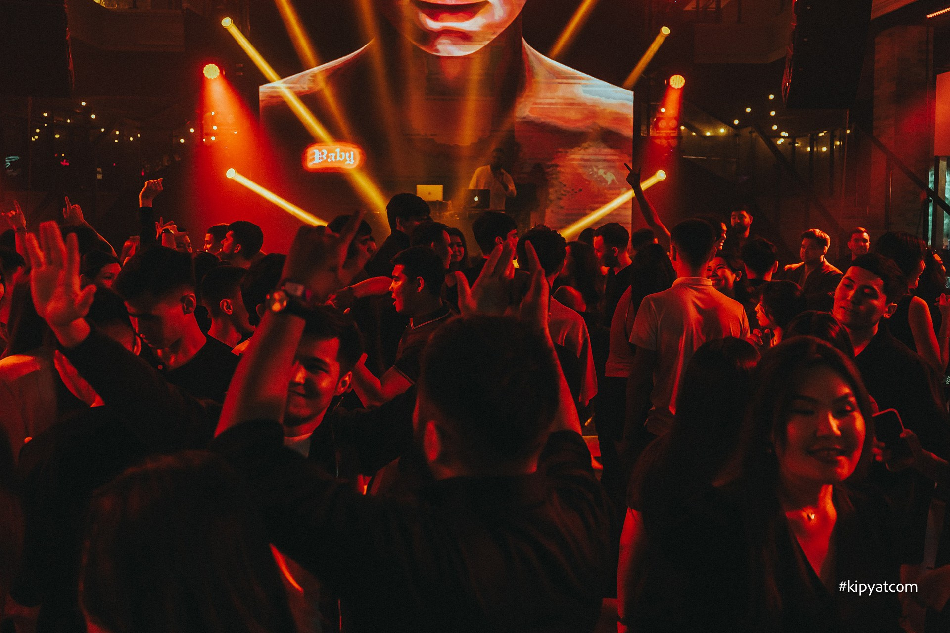 Zima Gallery. Астана Кипятком