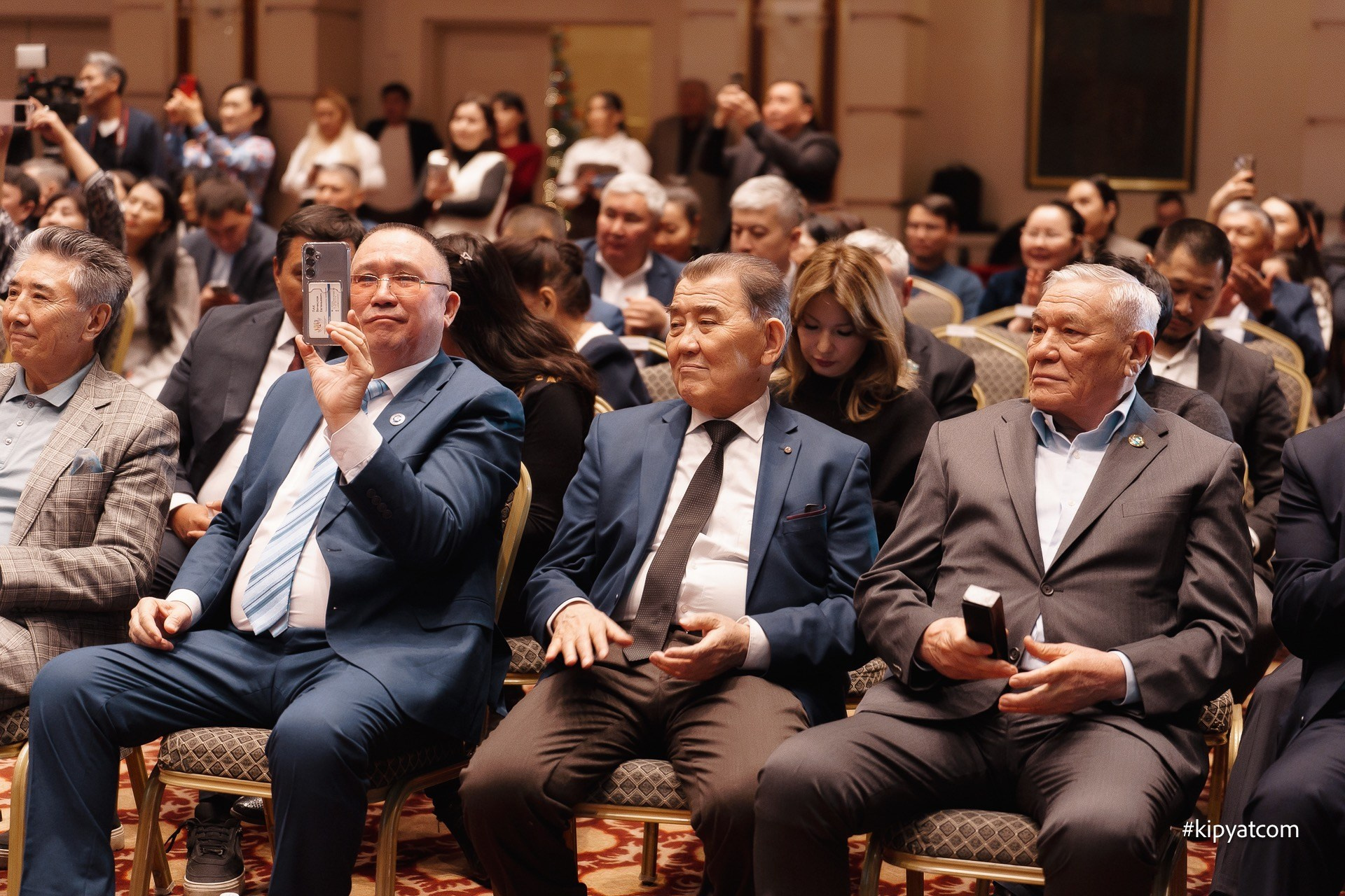 Халықтың сүйіктісі — Народный любимец. Астана Кипятком