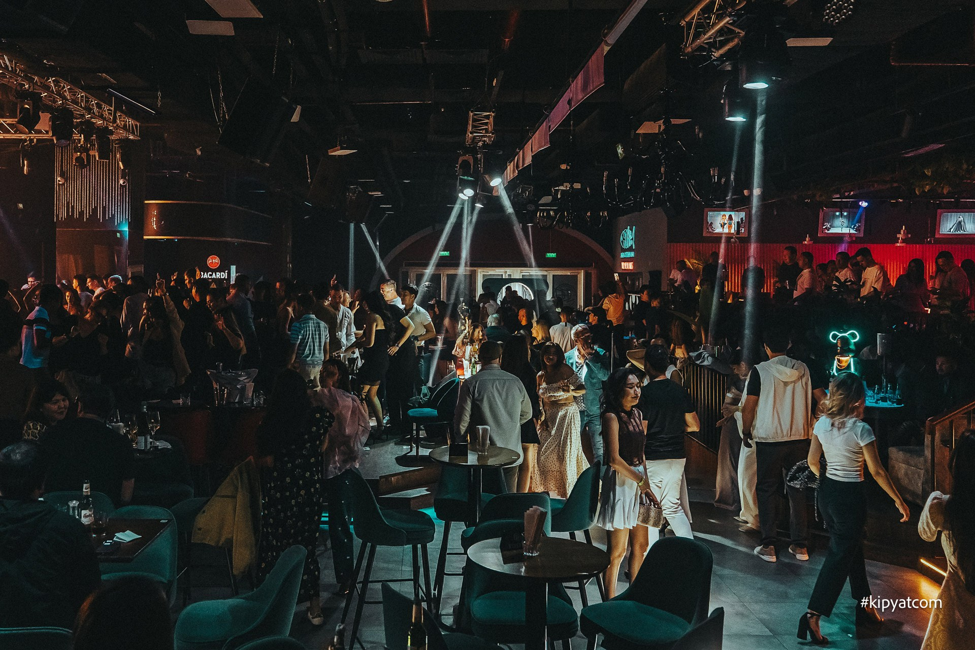 Bla Bla Bar. Астана Кипятком