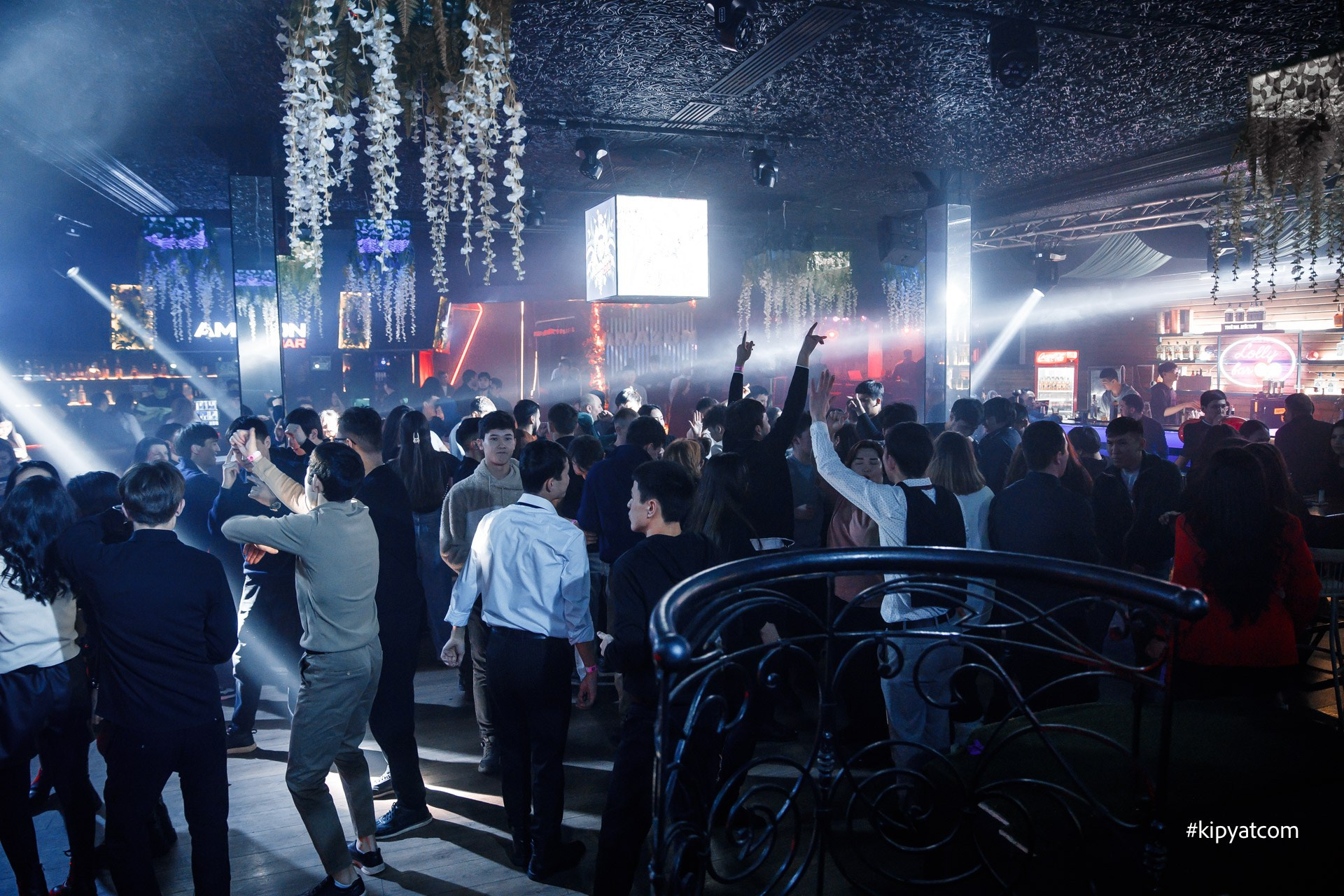 Amazon night club. Астана Кипятком