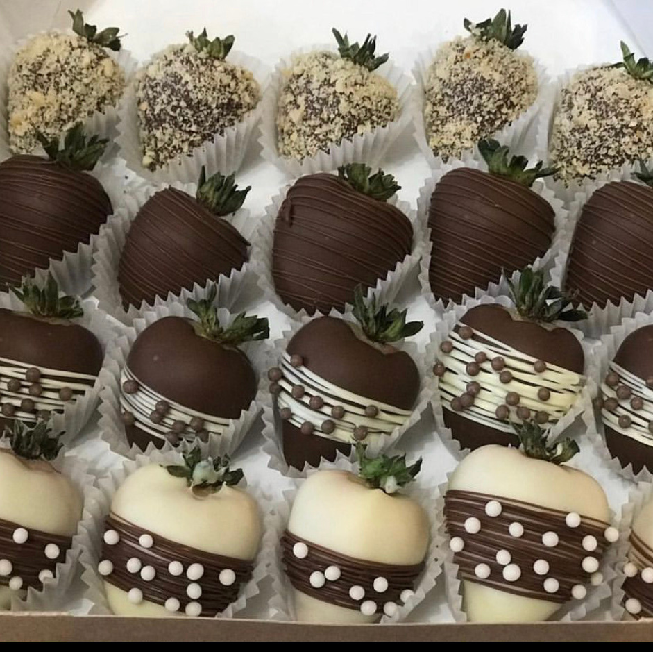 Наборы из клубники в шоколаде Сургут. Клубника в шоколаде в Сургуте