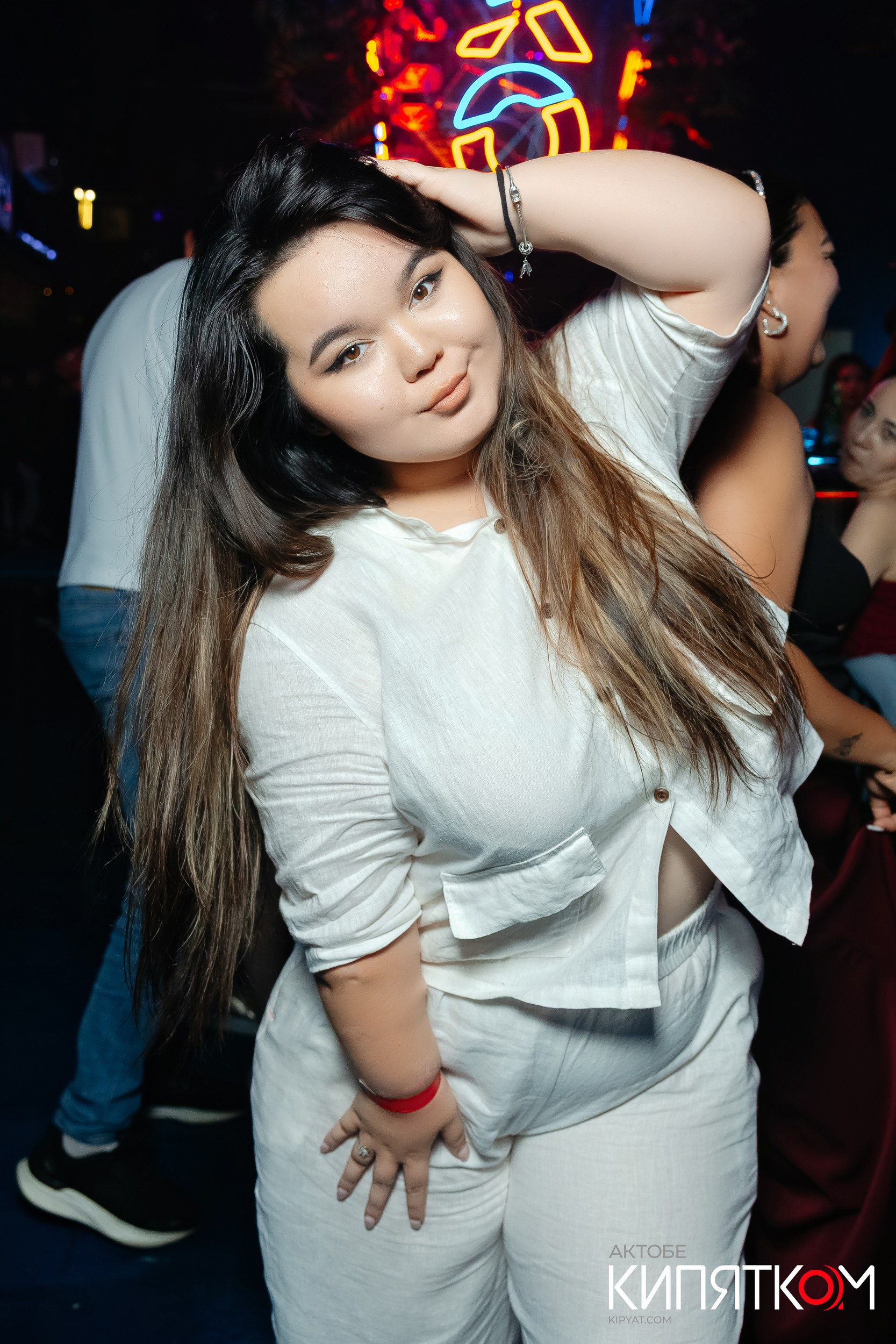 XO NIGHT BAR. Актобе Кипятком