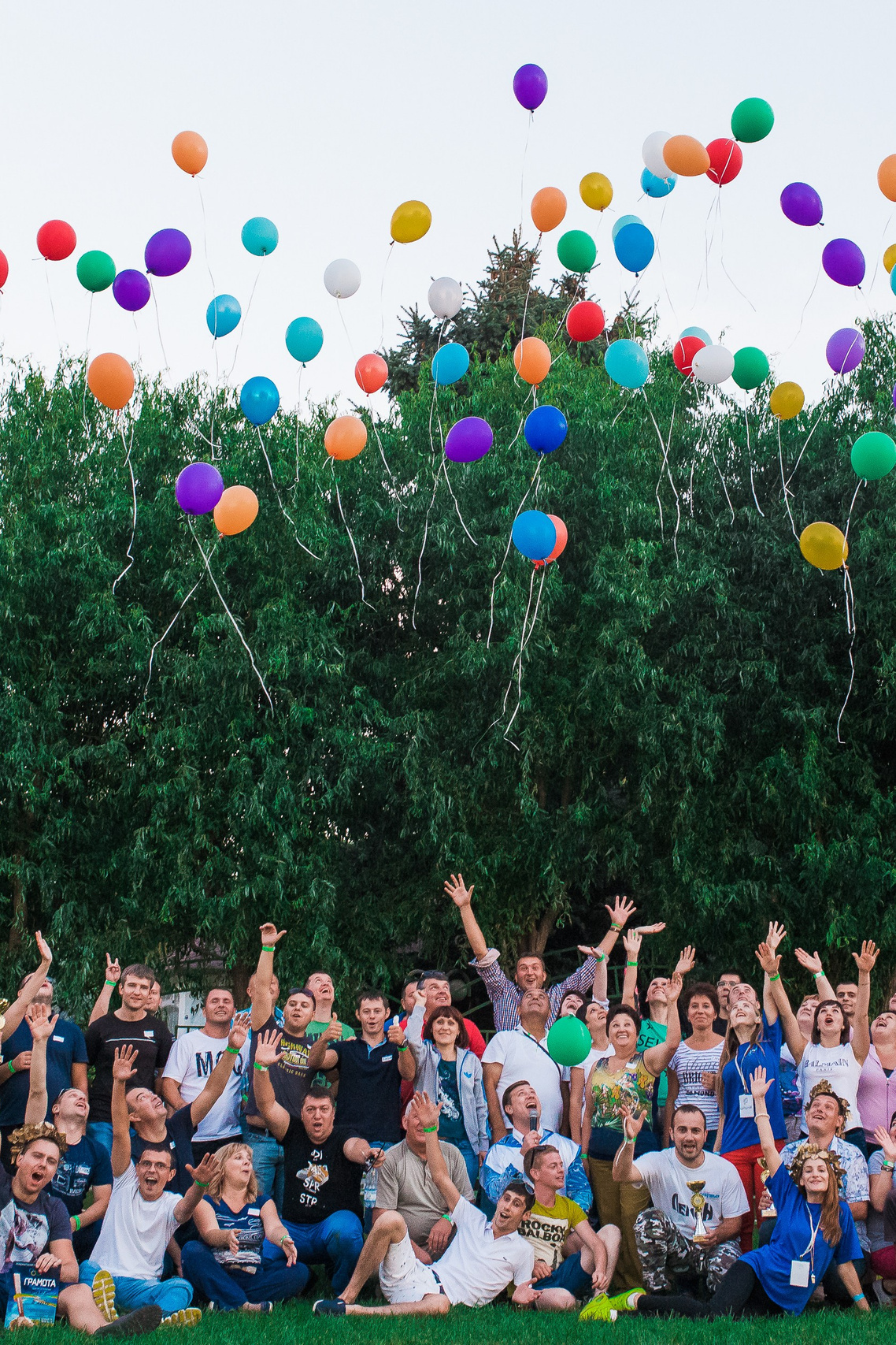 Финальное шоу тимбилдинга в Ростове-на-Дону: запуск разноцветных шаров и праздничная атмосфера