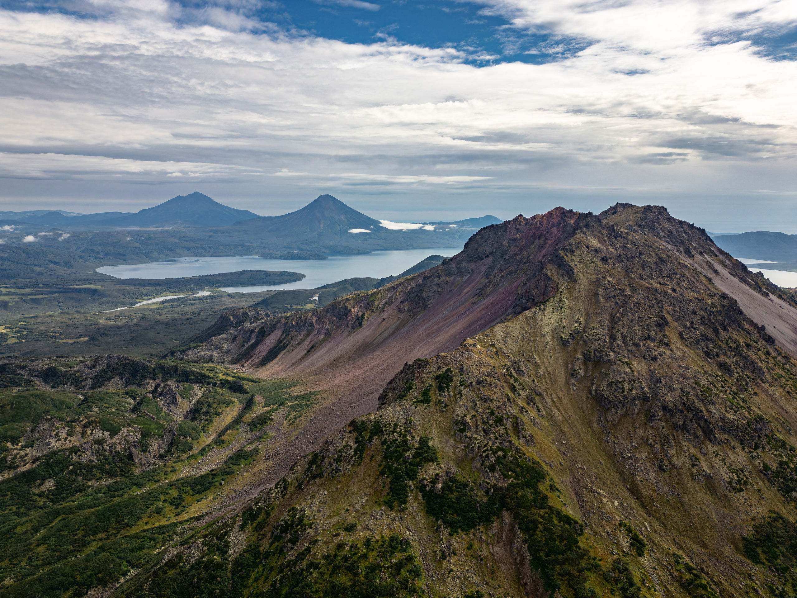 Кроноцкий национальный заповедник, вид с дрона. Вулкан Дикий гребень