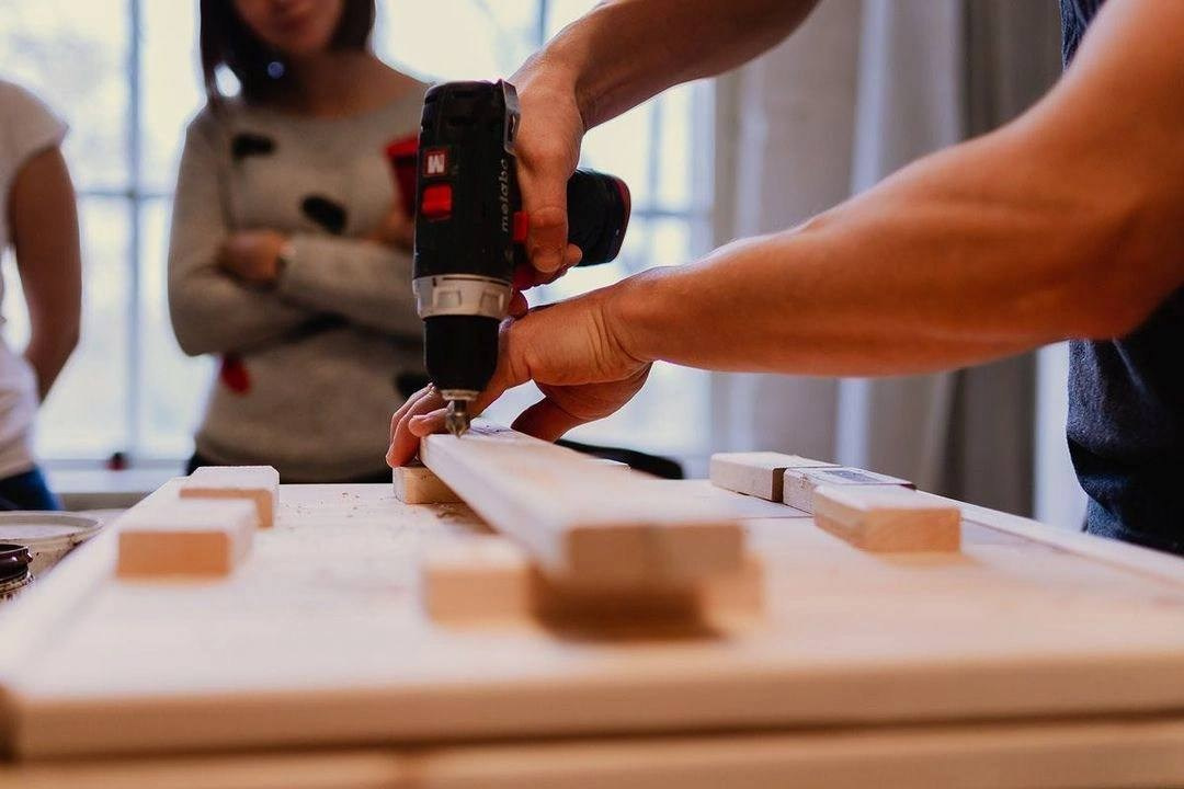 Корпоративный тимбилдинг в столярной мастерской ZапиЛ. Мастерская ZапиЛ Краснодар — Мастер-Классы Столярное Мастерство