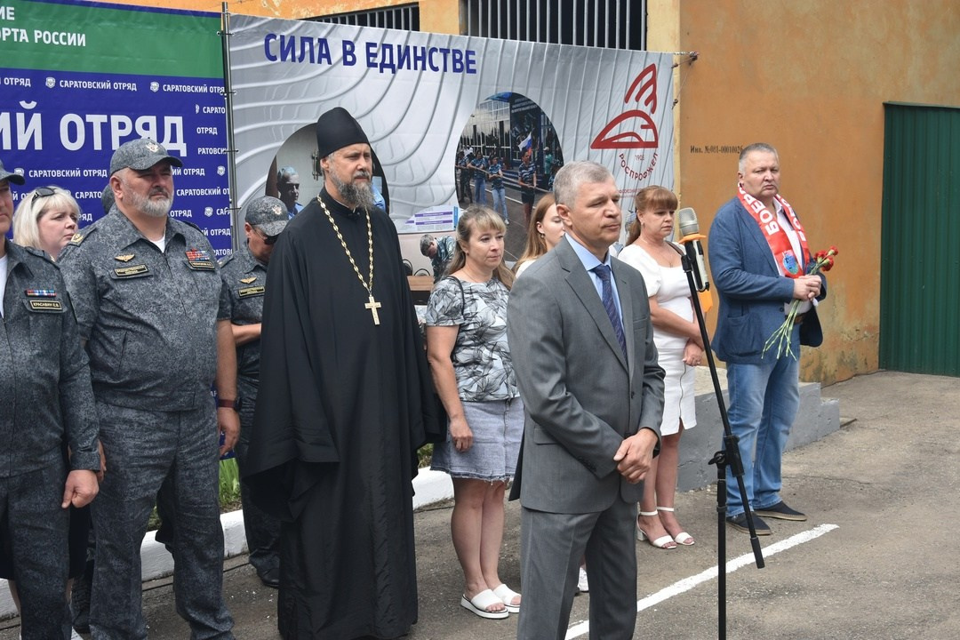 Священник принял участие в открытии мемориальной доски в память о погибшем воине. Северное благочиние Саратовской епархии
