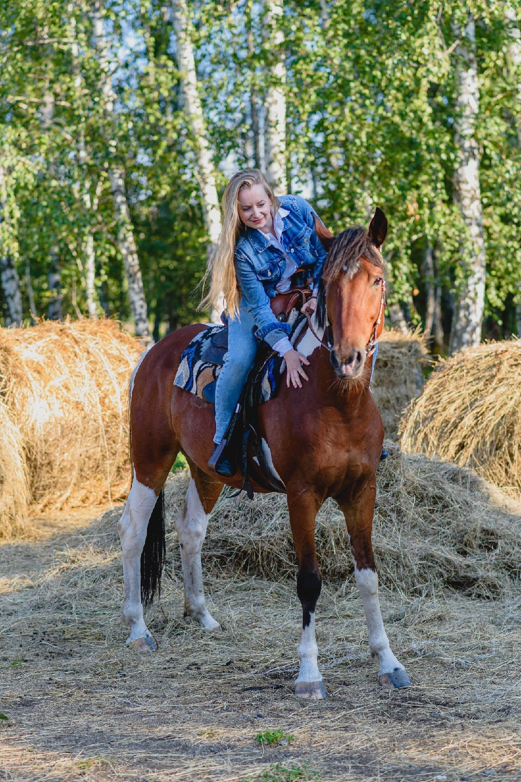 Модель Марина Доглядная. Фотограф Марина Доглядная Челябинск фотосессии с лошадьми, мотоциклами