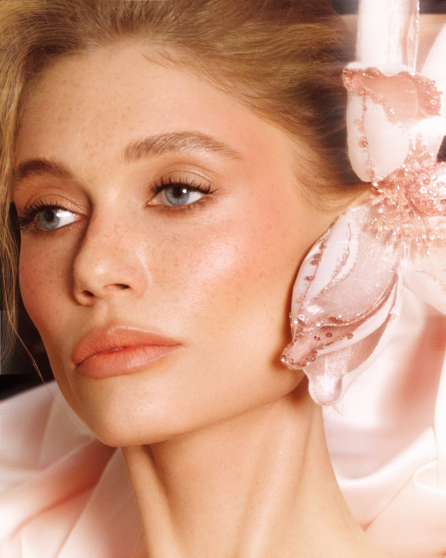 Контакты. Портретный фотограф в Москве — Янка Шемшурова