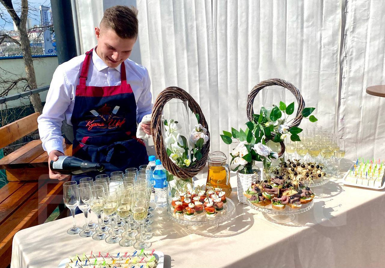 КОНТАКТЫ. Сауна с джакузи, водопадом, большим и теплым бассейном, хаммамом в ClubHouse в