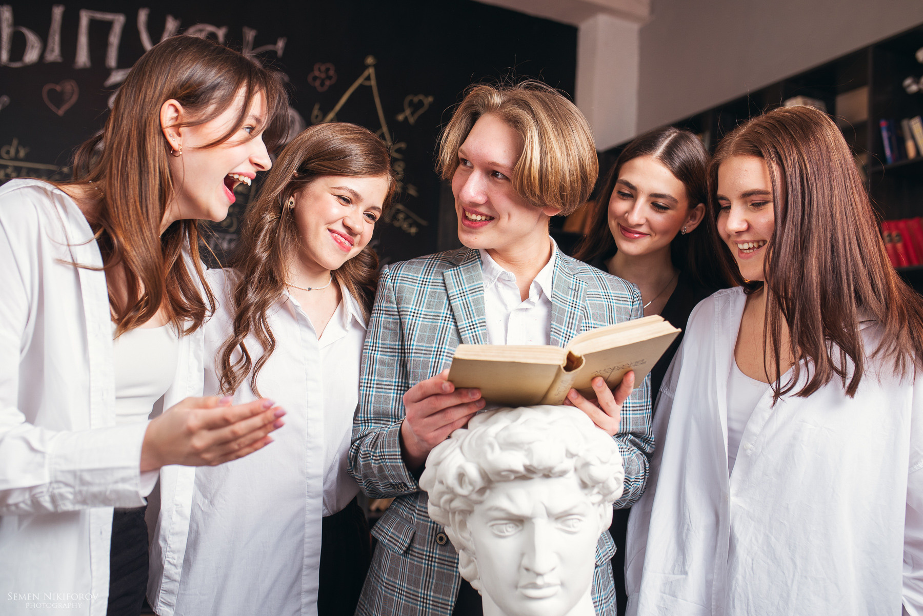 Почему мы. Выпускные альбомы и фотосъемка в Красноярске