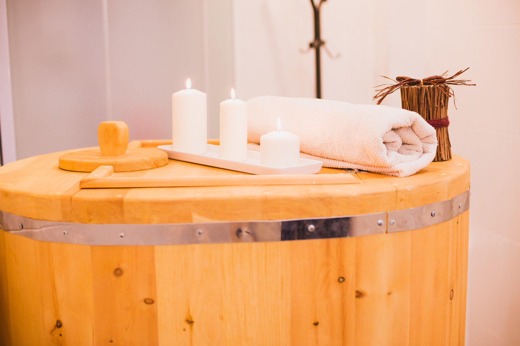 Кедровая бочка (фито-бочка). Оздоровительный комплекс Шалово-парк Серебряные ключи