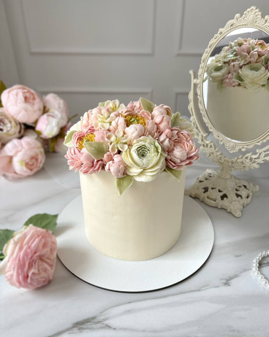 Аникина Юлия / Кремовая флористика в корейской технике