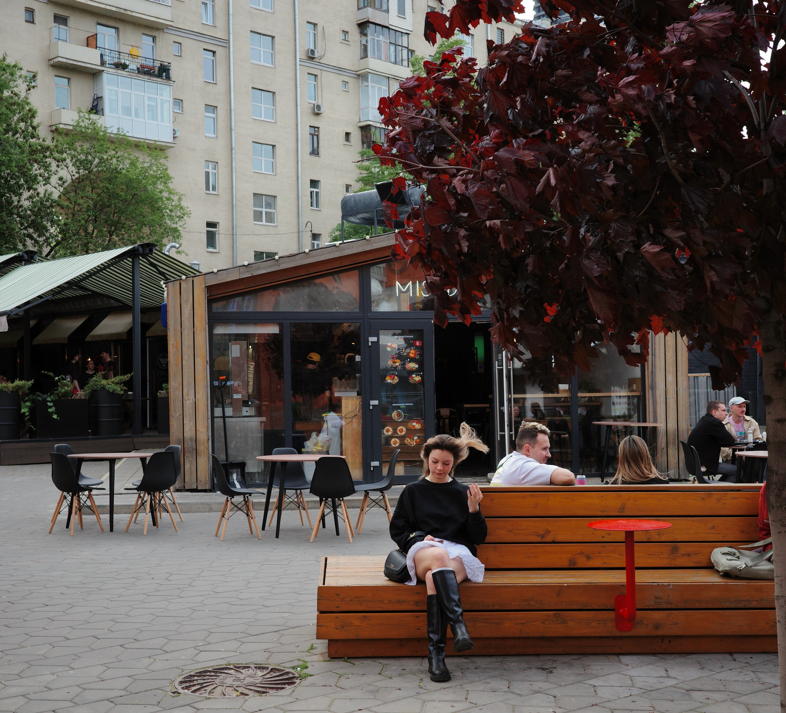 Фотопрогулка по Дизайн-заводу (бывш. «Flacon») и арт-пространству «Хлебозавод» на Дмитровской. Проект «Фотокладовка»: блог уличной фотографии в формате street photo