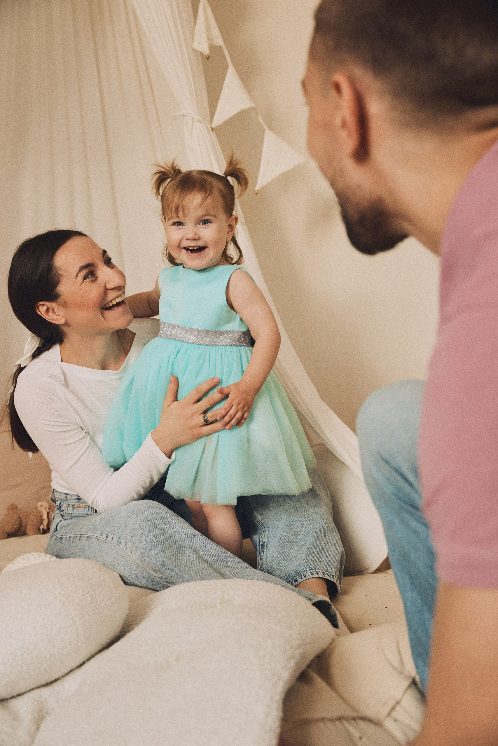 Семейная съёмка в фотостудии: как проходят мои съемки и что важно знать. Дмитрий Мазуркевич: Профессиональный Репортажный Фотограф