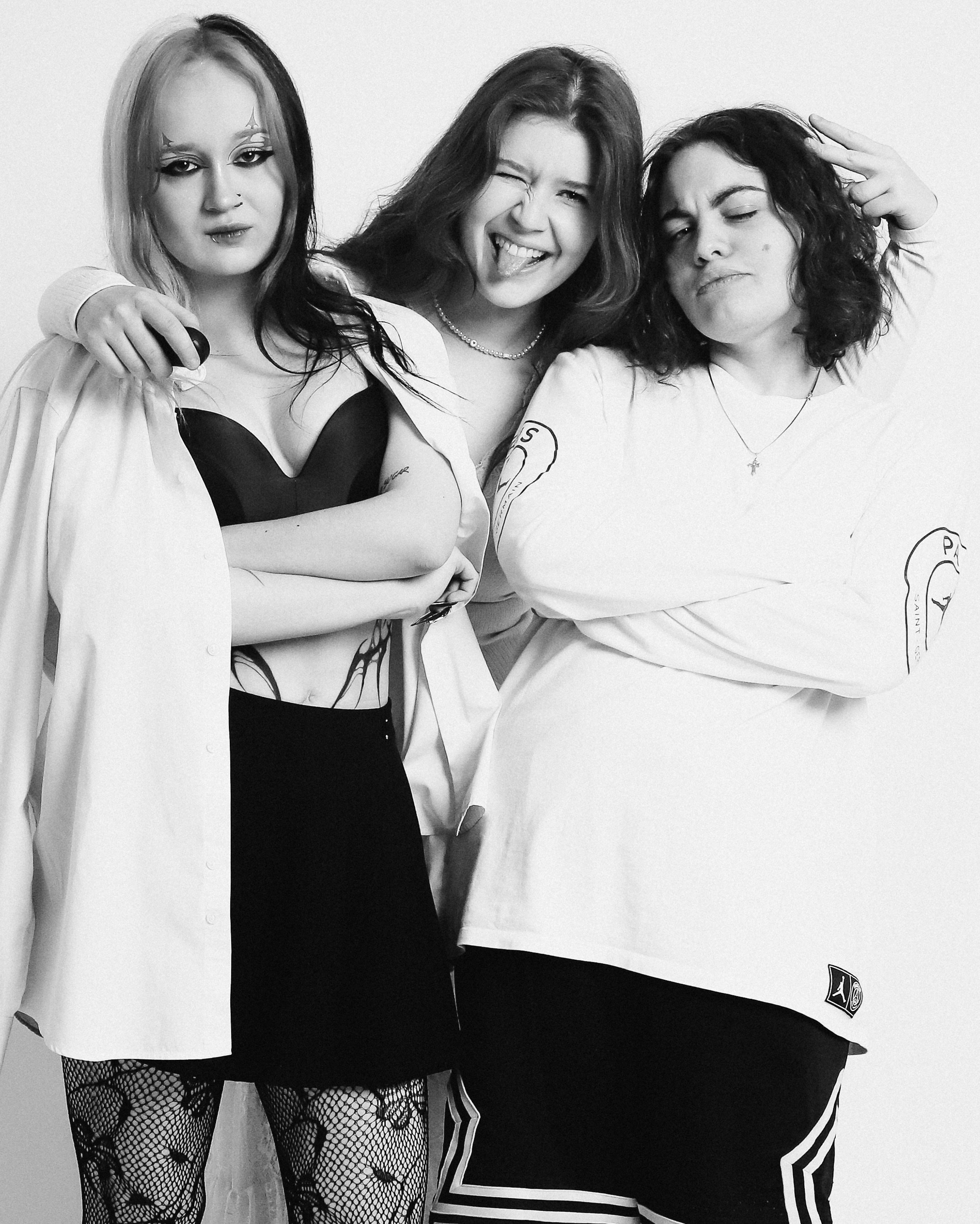 ОБЪЕКТИВНАЯ | фотостудия без фотографа | студия автопортрета | Москва