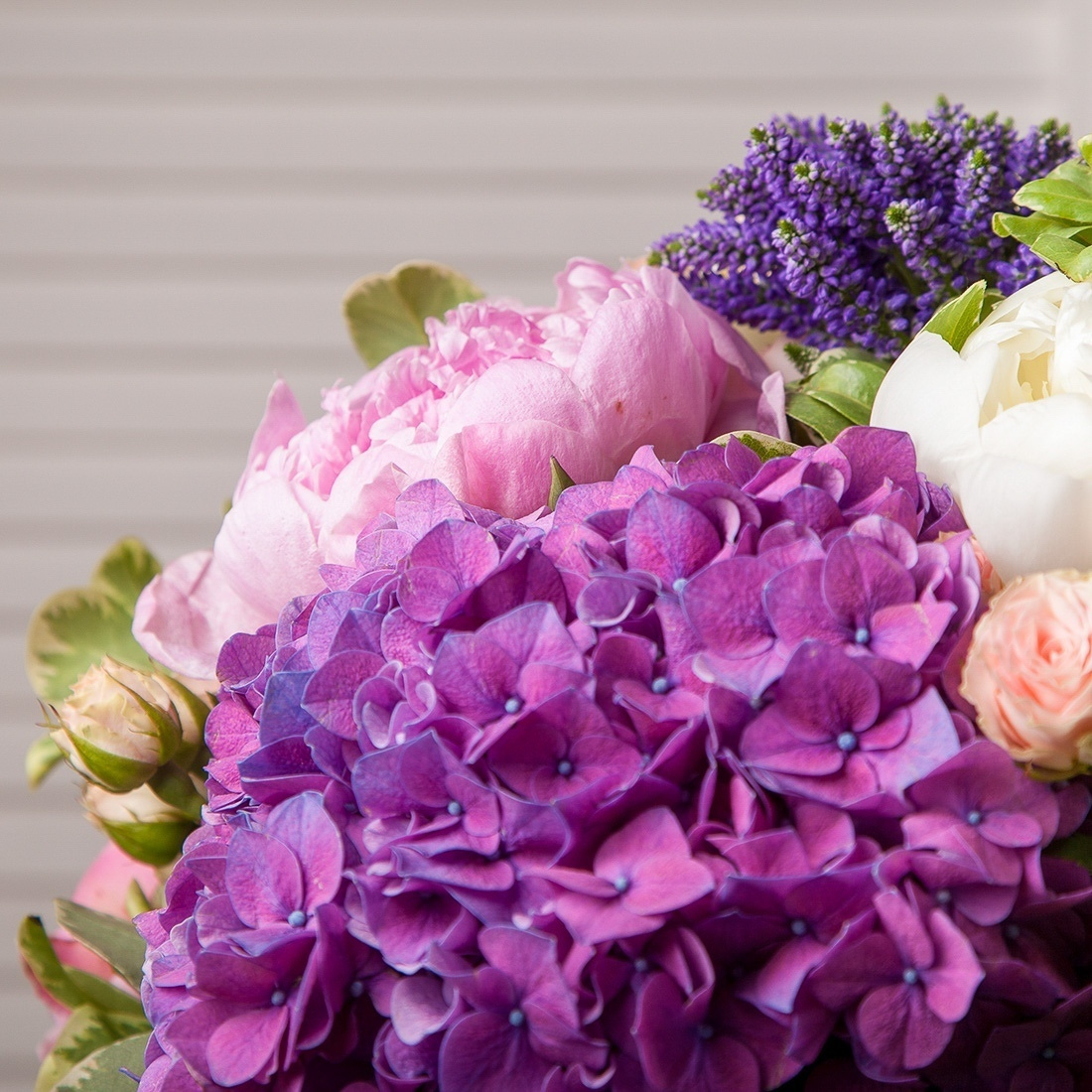 Букет пионы-розы-вероника фонтан-гортензия. Флорист Маргарита Гладкова