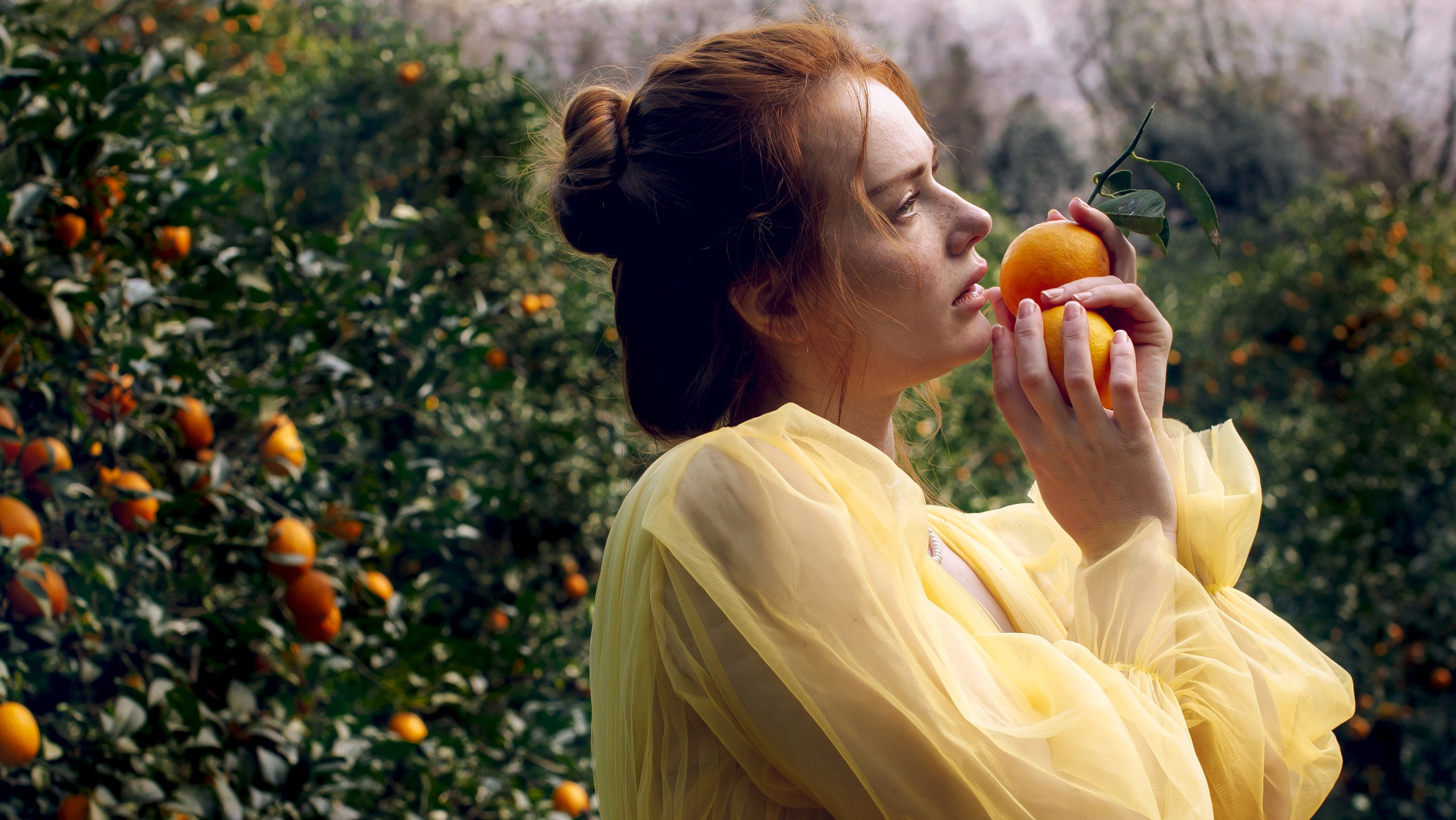 Фотосессия в Абхазии в мандаринах фотограф Юлия Логинова