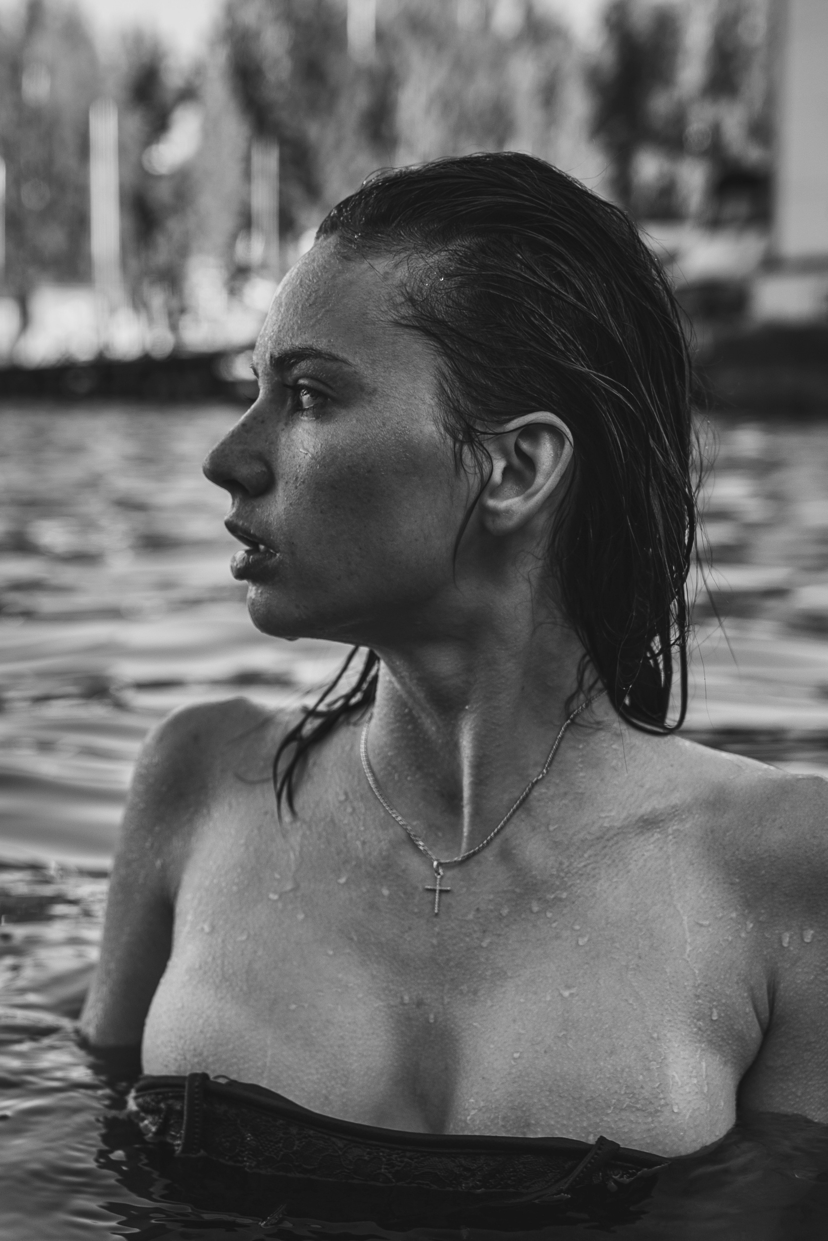 Ню съёмка в белье в чб стиле девушка в заозерье