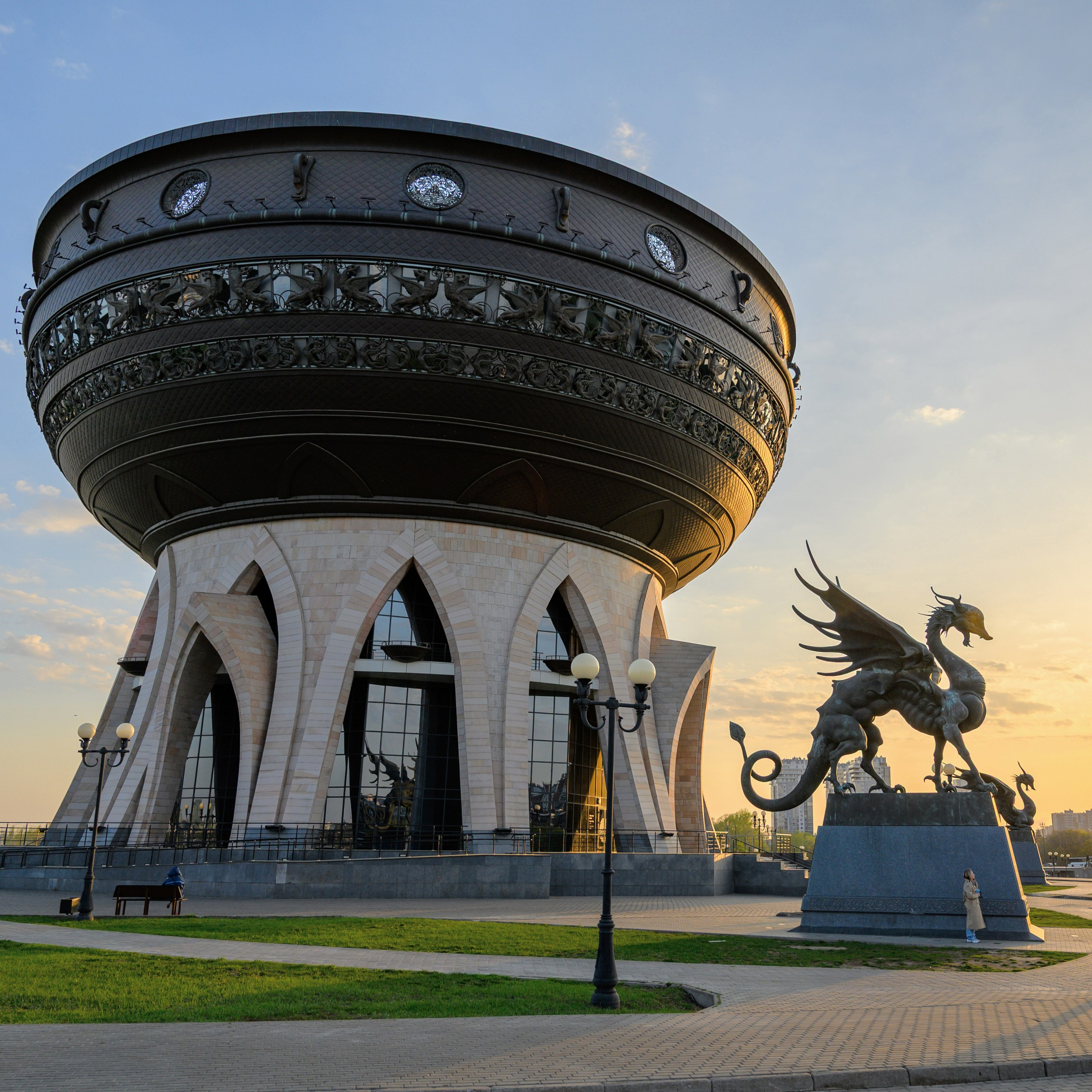 Архитектурное чудо Казани — центр семьи "Казан" в форме чаши