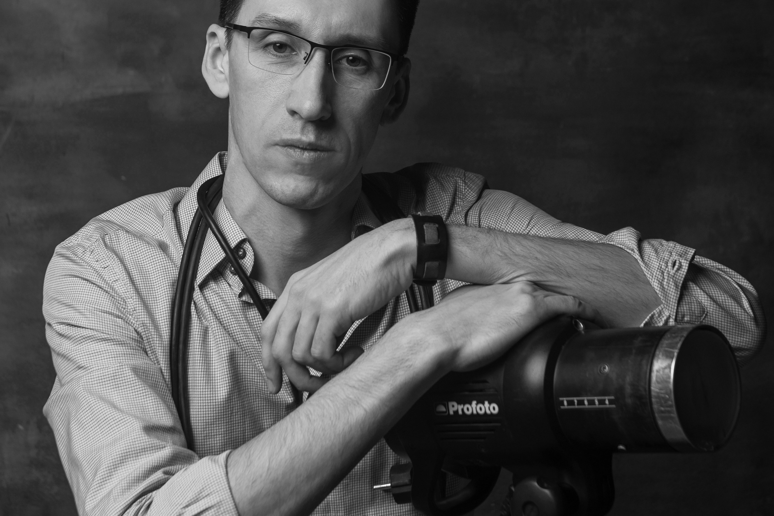 Фотограф Гладков Дмитрий. Фотосессия в студии. Примеры фотографий со съёмок.