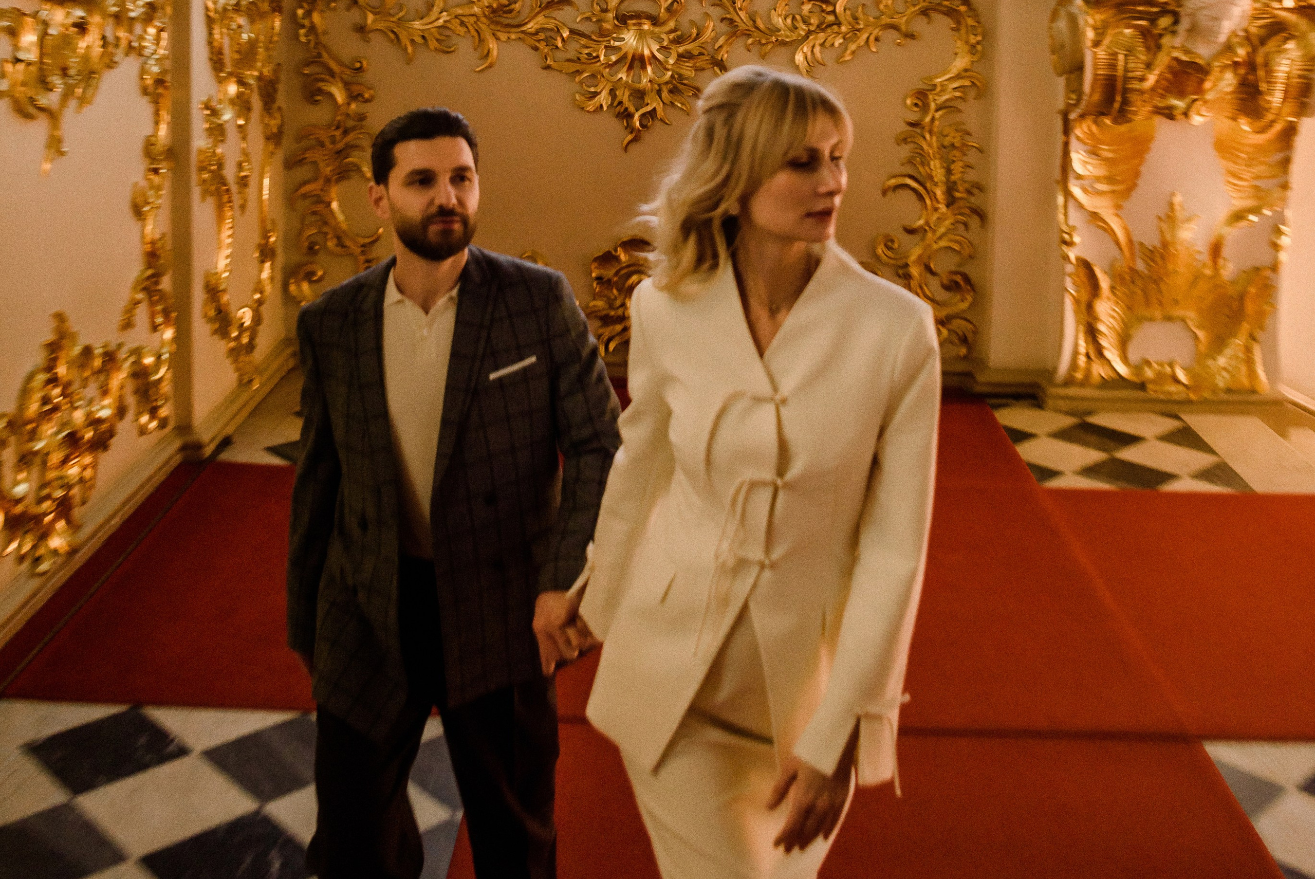 Фотосессия в Эрмитаже. Свадебный фотограф в Санкт-Петербурге София Шубик