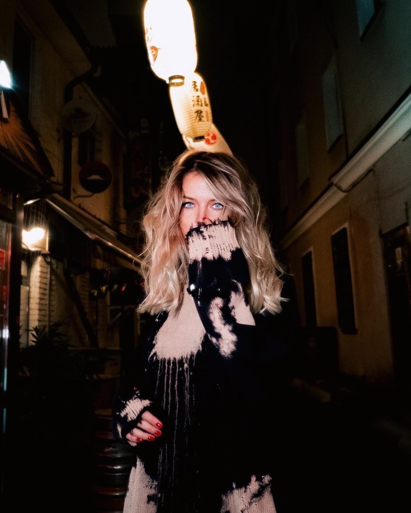 фотограф Москва. ночная фотосессия. Ночные фото и видео. прогулочные фотосессии. парные фотосессии. заказать съемку. заказать фотографа на вечеринку. заказать фотографа на день рождения. Фотографы Москвы. Ночные фото. Ночные кадры. Кадры в лоулайт. Фотосессия . Фотосессия в Мск.