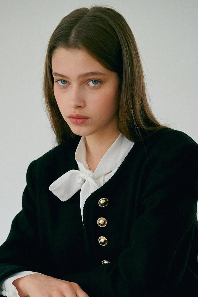 Alisa. N10 MODEL MANAGEMENT